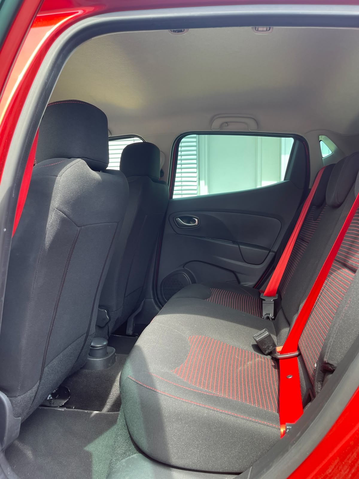 RENAULT Clio 1.6 T RS 220 Trophy EDC-image-10