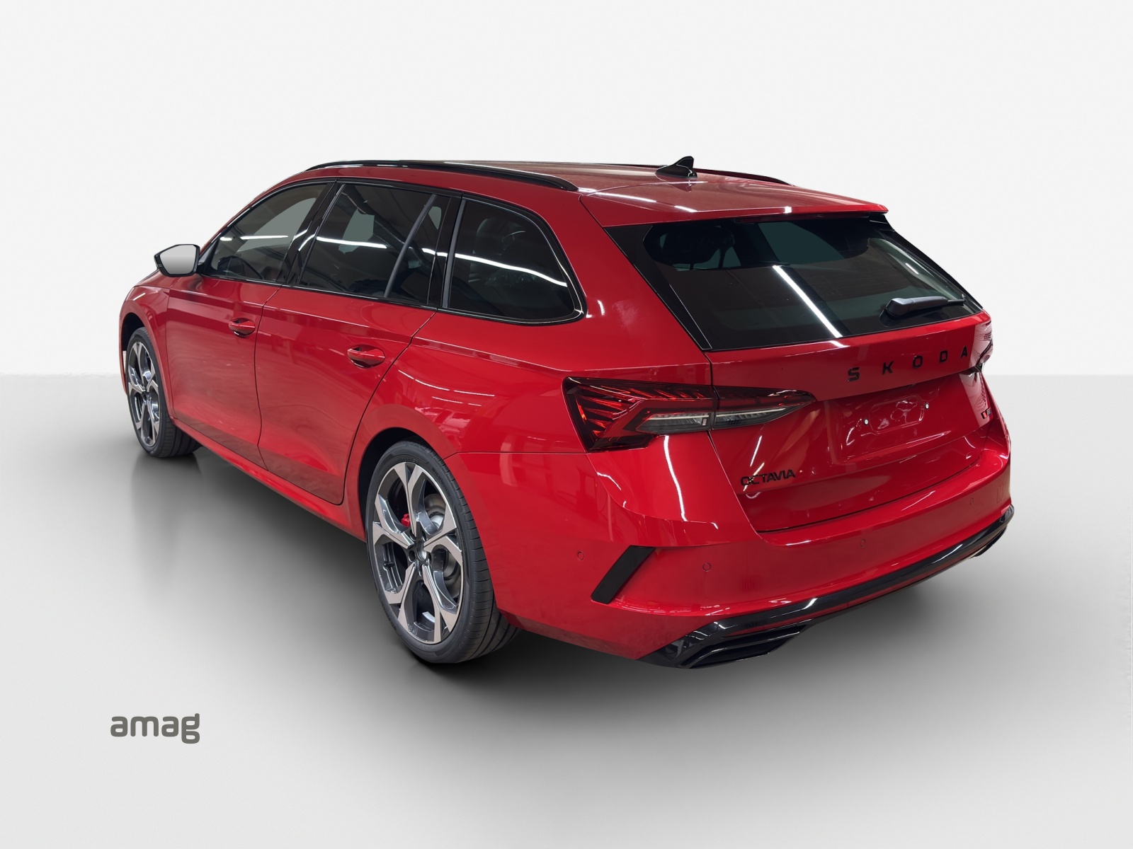 SKODA Octavia Combi 2.0 TSI DSG RS 30 Years Edition-image-1