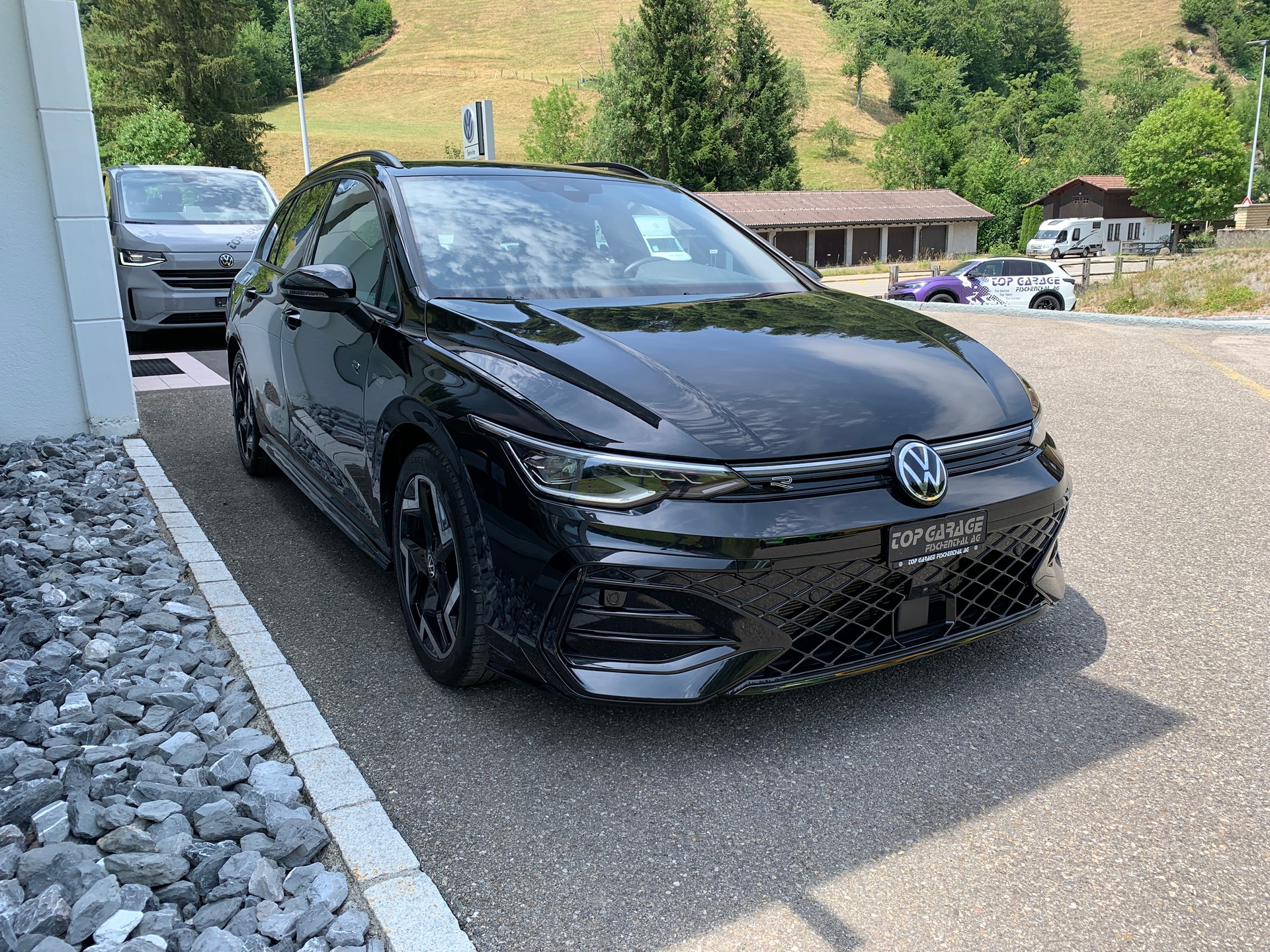 VW Golf Variant 2.0 TSI R-Line DSG 4 Motion-image-2