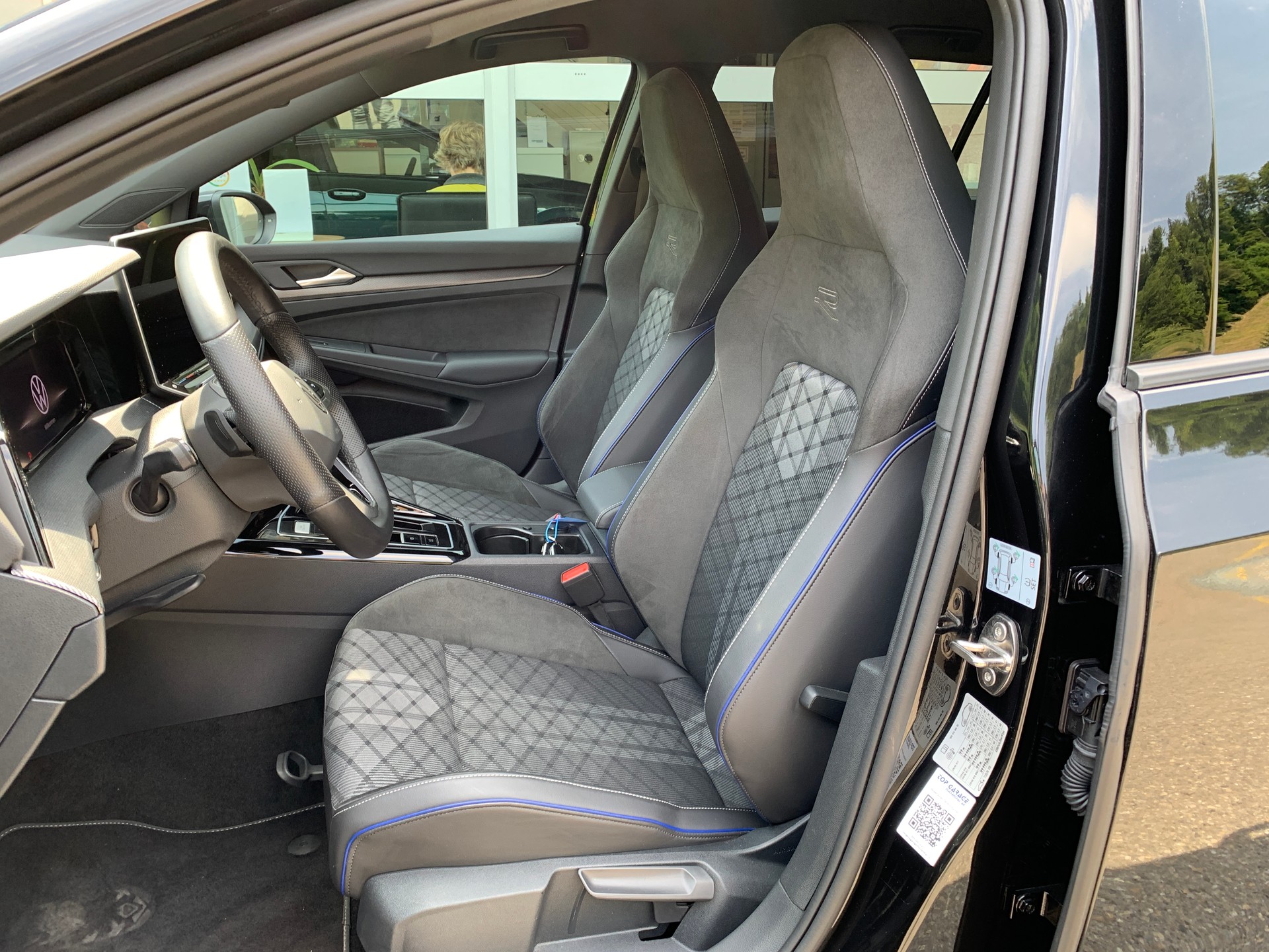VW Golf Variant 2.0 TSI R-Line DSG 4 Motion-image-8