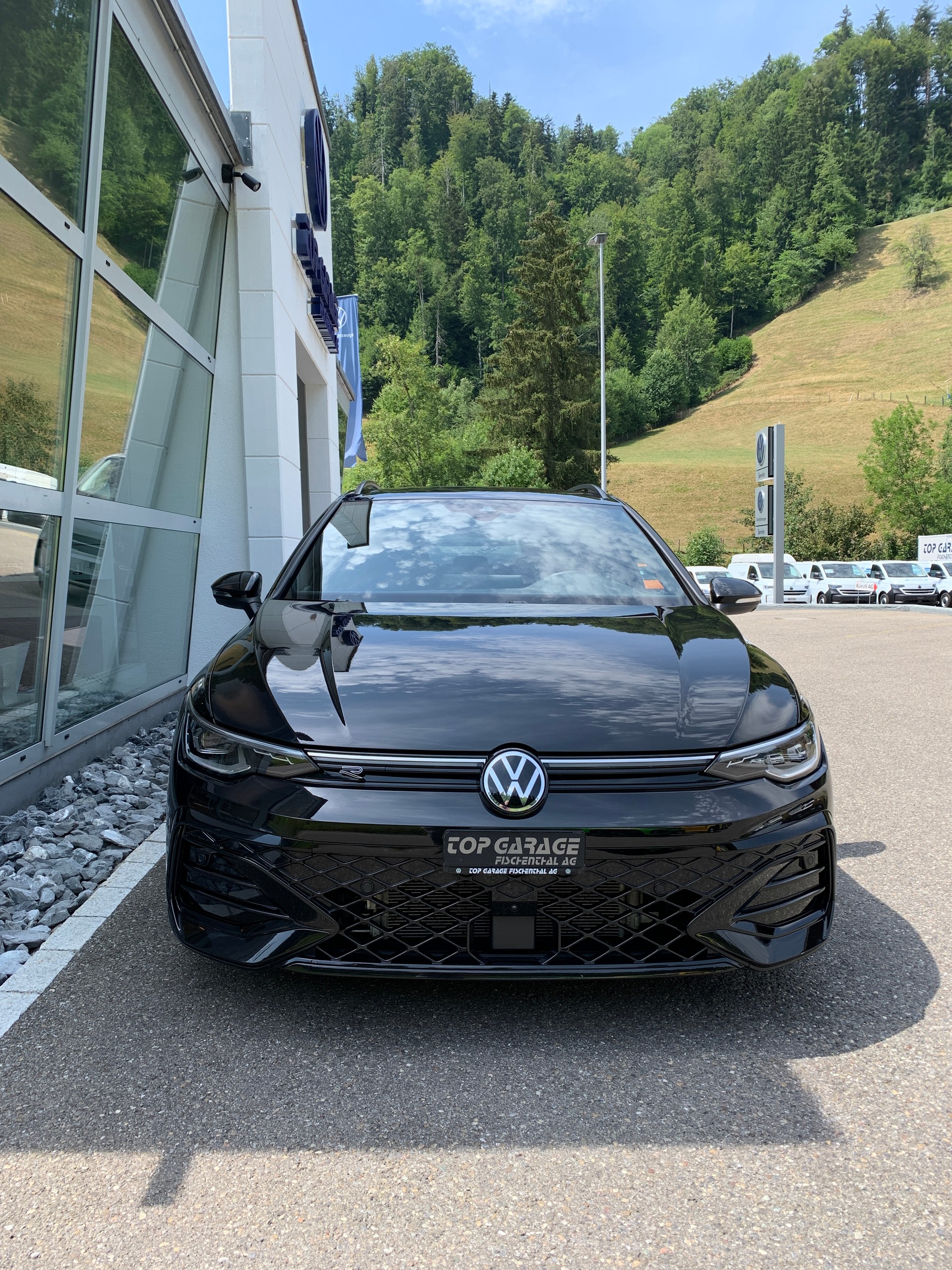 VW Golf Variant 2.0 TSI R-Line DSG 4 Motion-image-1