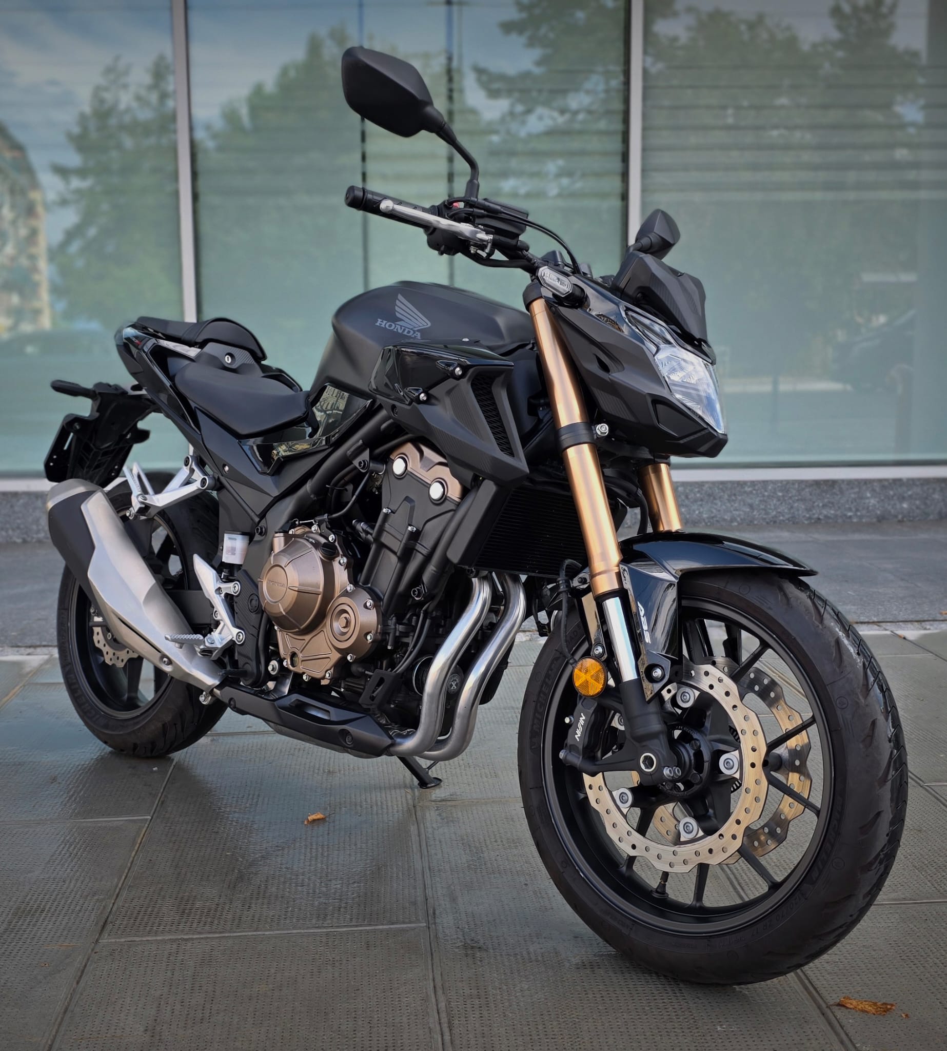 HONDA CB 500 F-showroom-element-1