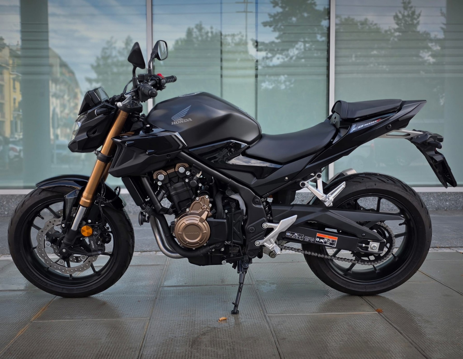HONDA CB 500 F-showroom-element-2