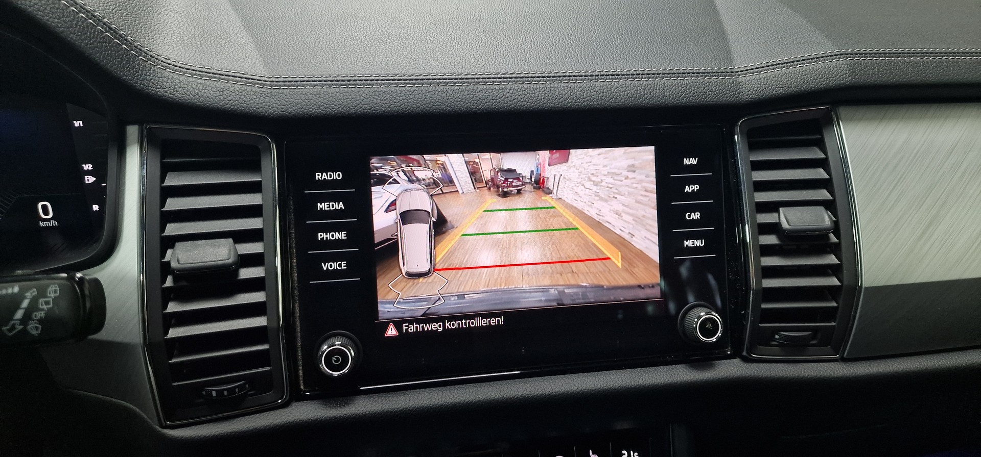 SKODA Kodiaq 2.0 TDI CR Ambition 4x4 DSG-image-17