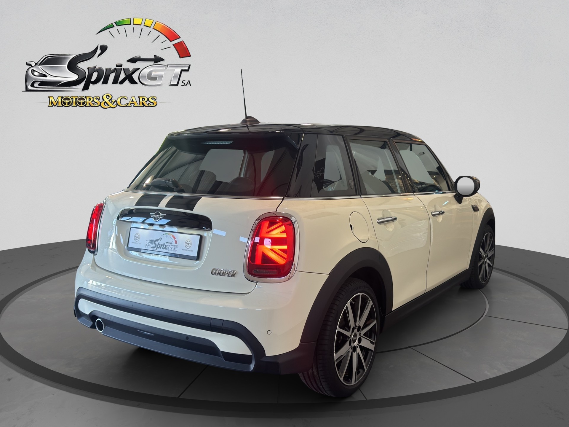 MINI Cooper Steptronic DKG-image-4