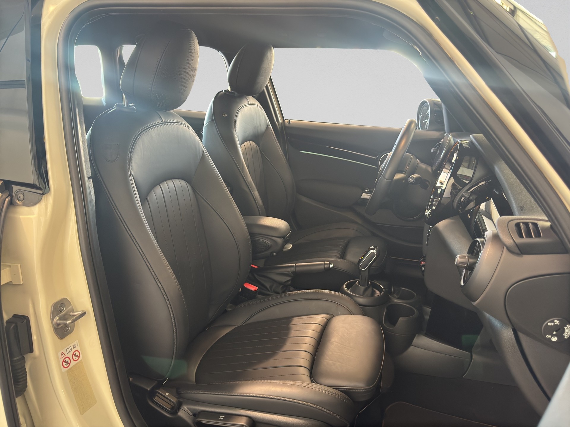 MINI Cooper Steptronic DKG-image-15