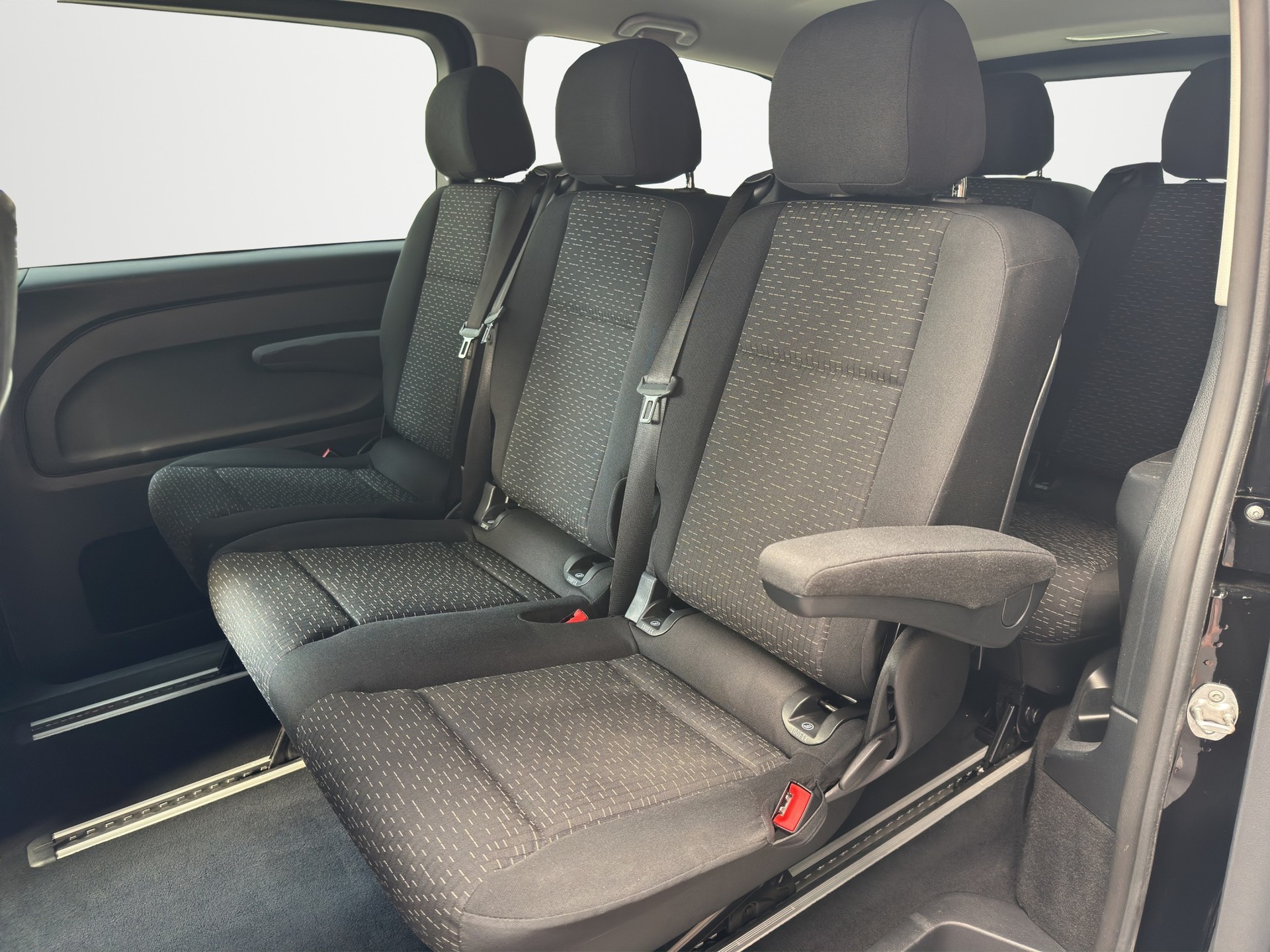 MERCEDES-BENZ Vito 116 CDI Lang Select Tourer 4Matic 9G-Tronic-image-10