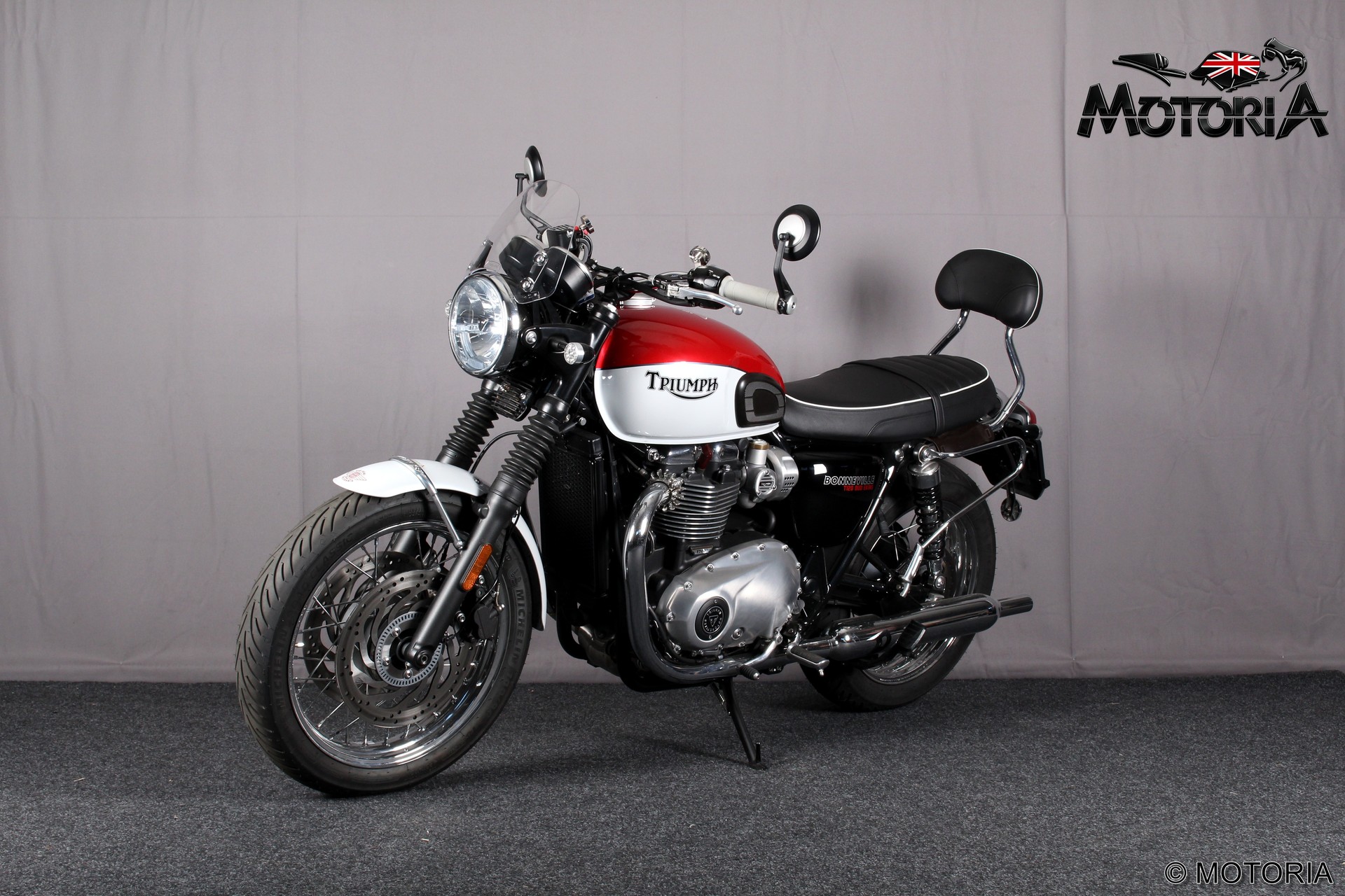TRIUMPH Bonneville T120-showroom-element-1