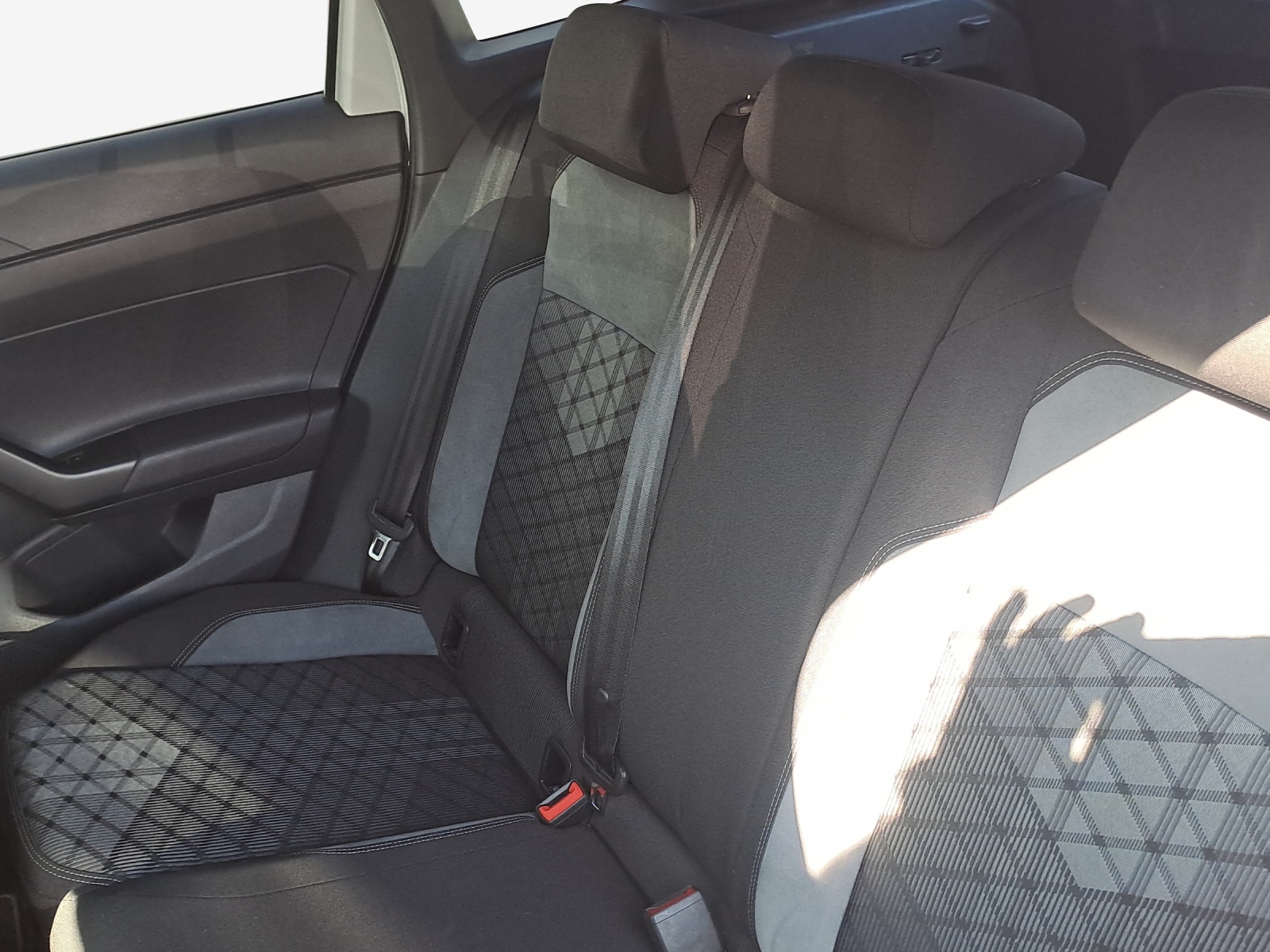 VW Taigo 1.0 TSI R-Line DSG-image-11
