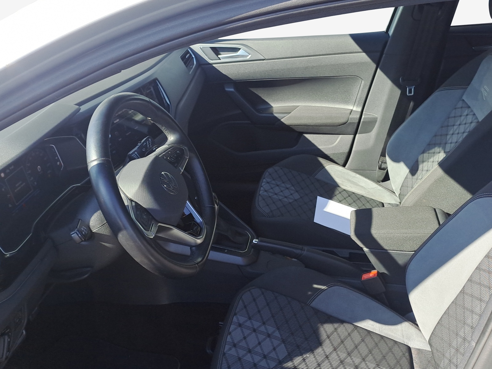 VW Taigo 1.0 TSI R-Line DSG-image-7