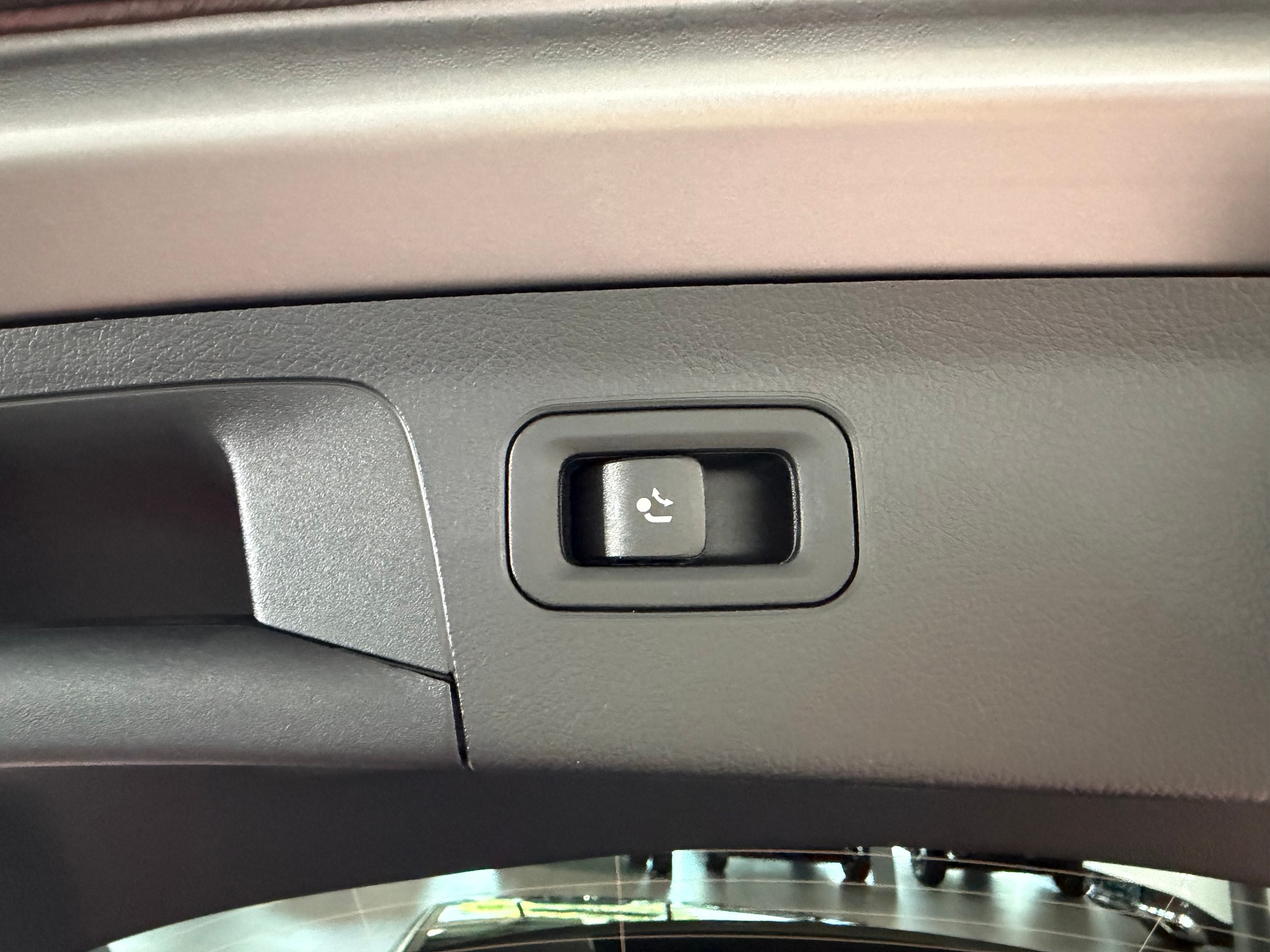 MERCEDES-BENZ A 220 4Matic 8G-DCT-image-12