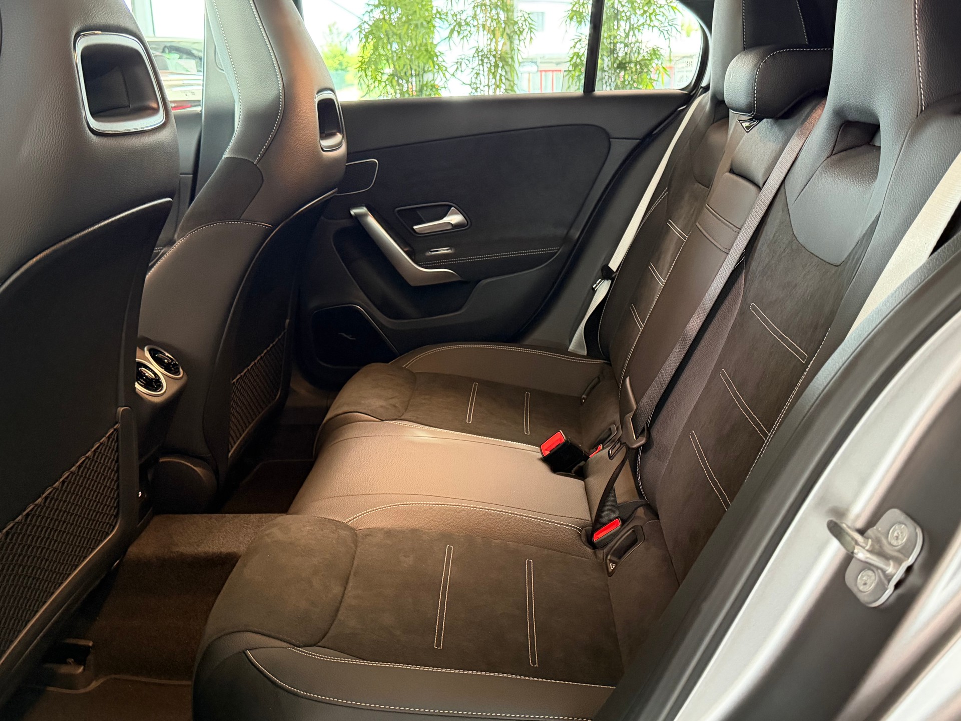 MERCEDES-BENZ A 220 4Matic 8G-DCT-image-9