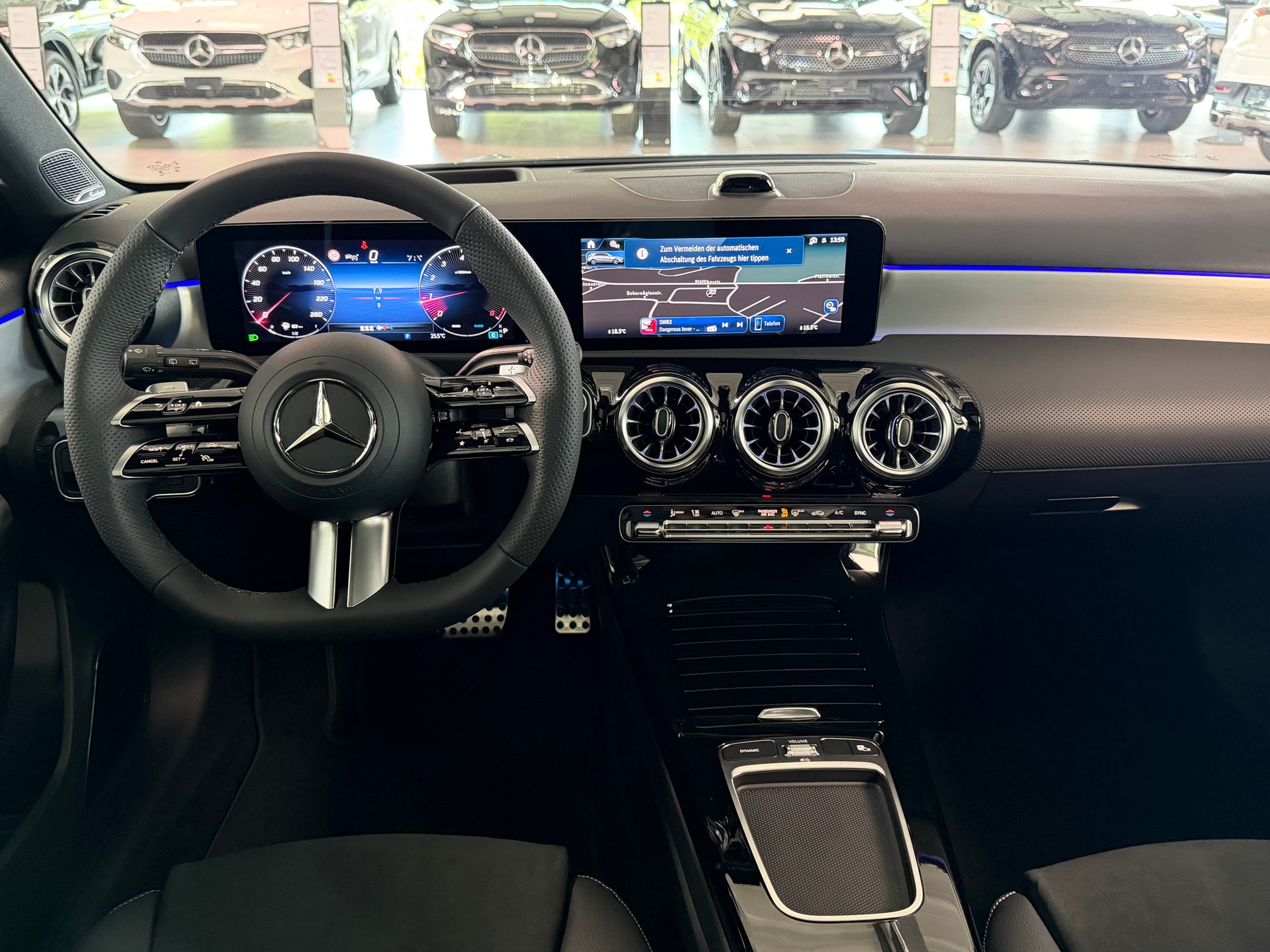 MERCEDES-BENZ A 220 4Matic 8G-DCT-image-6