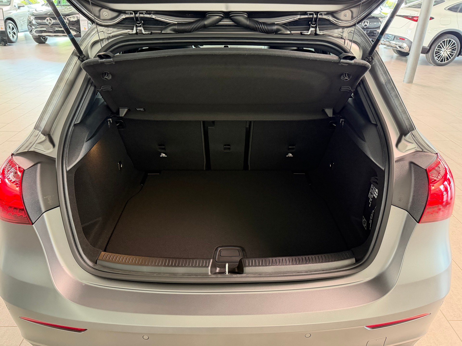 MERCEDES-BENZ A 220 4Matic 8G-DCT-image-5