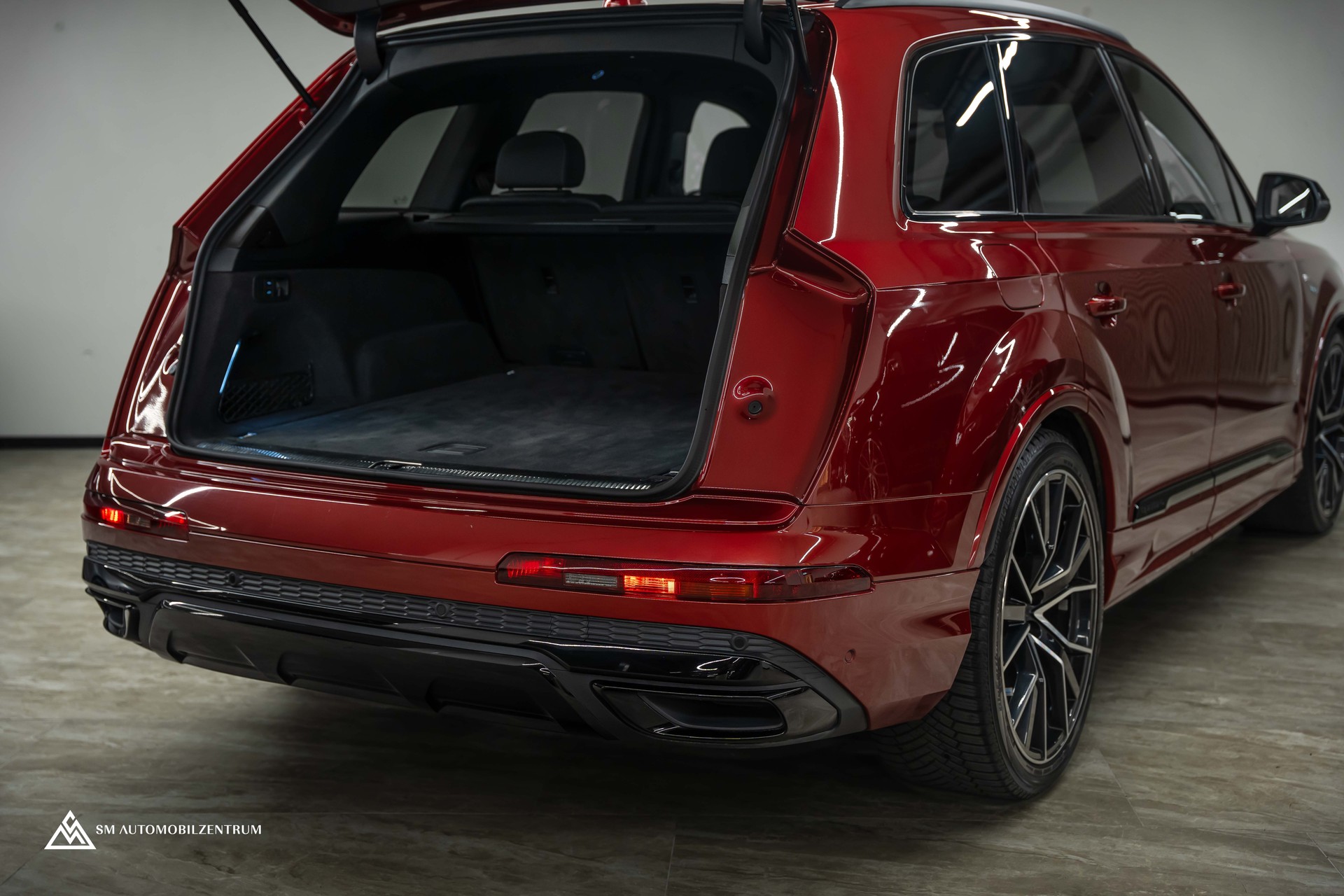 AUDI Q7 3.0 50 TDI S Line quattro T-Tronic / Panorama / Standheizung- / Lüftung / 22" Räder-image-12