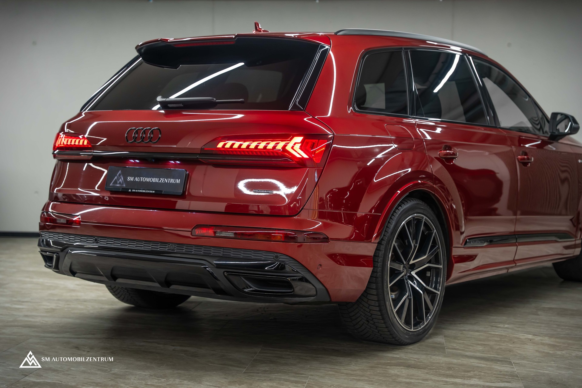 AUDI Q7 3.0 50 TDI S Line quattro T-Tronic / Panorama / Standheizung- / Lüftung / 22" Räder-image-10