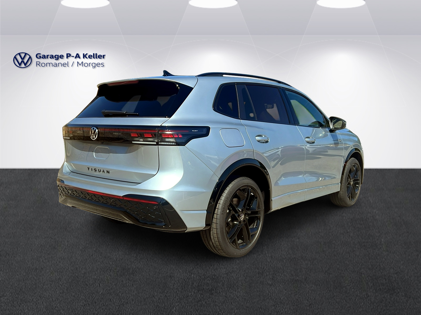 VW Tiguan R-Line Plus 2.0TSI 265CH 4Motion-image-3
