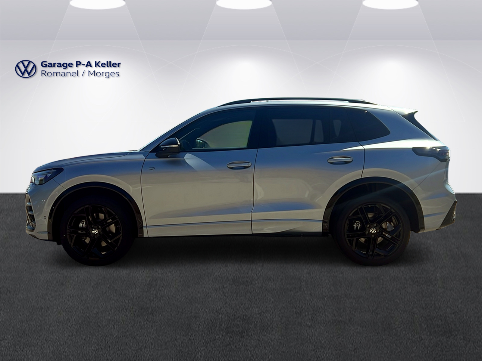 VW Tiguan R-Line Plus 2.0TSI 265CH 4Motion-image-6