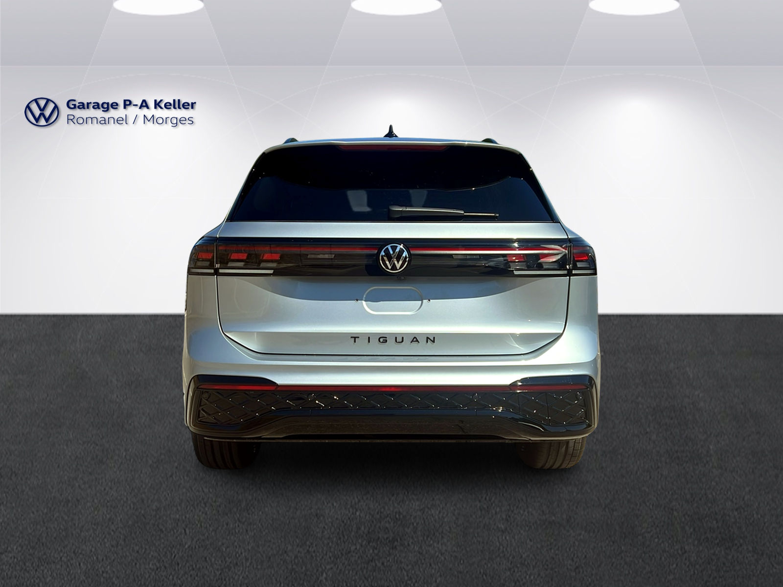 VW Tiguan R-Line Plus 2.0TSI 265CH 4Motion-image-4