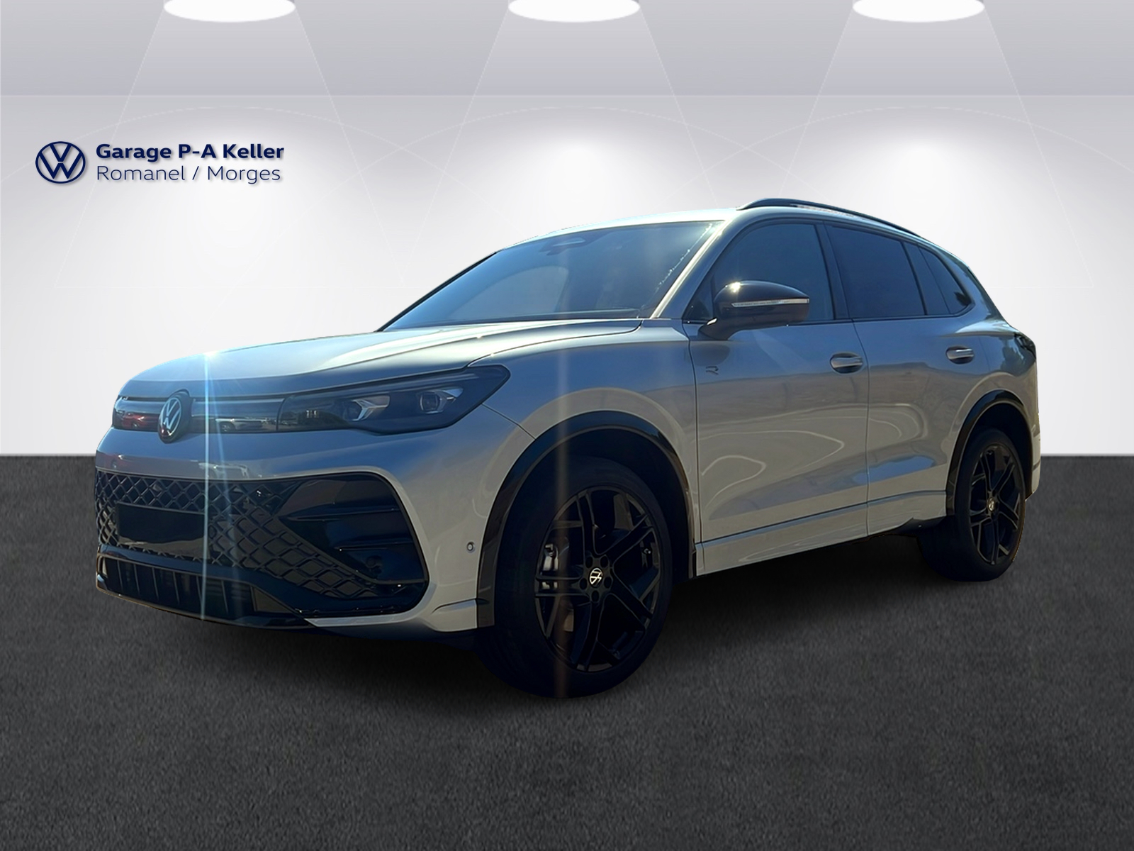 VW Tiguan R-Line Plus 2.0TSI 265CH 4Motion-image-0