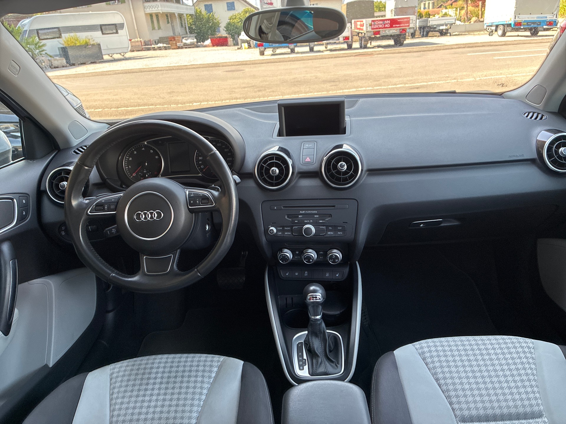 AUDI A1 Sportback 1.4 TFSI Ambition S-tronic-image-7