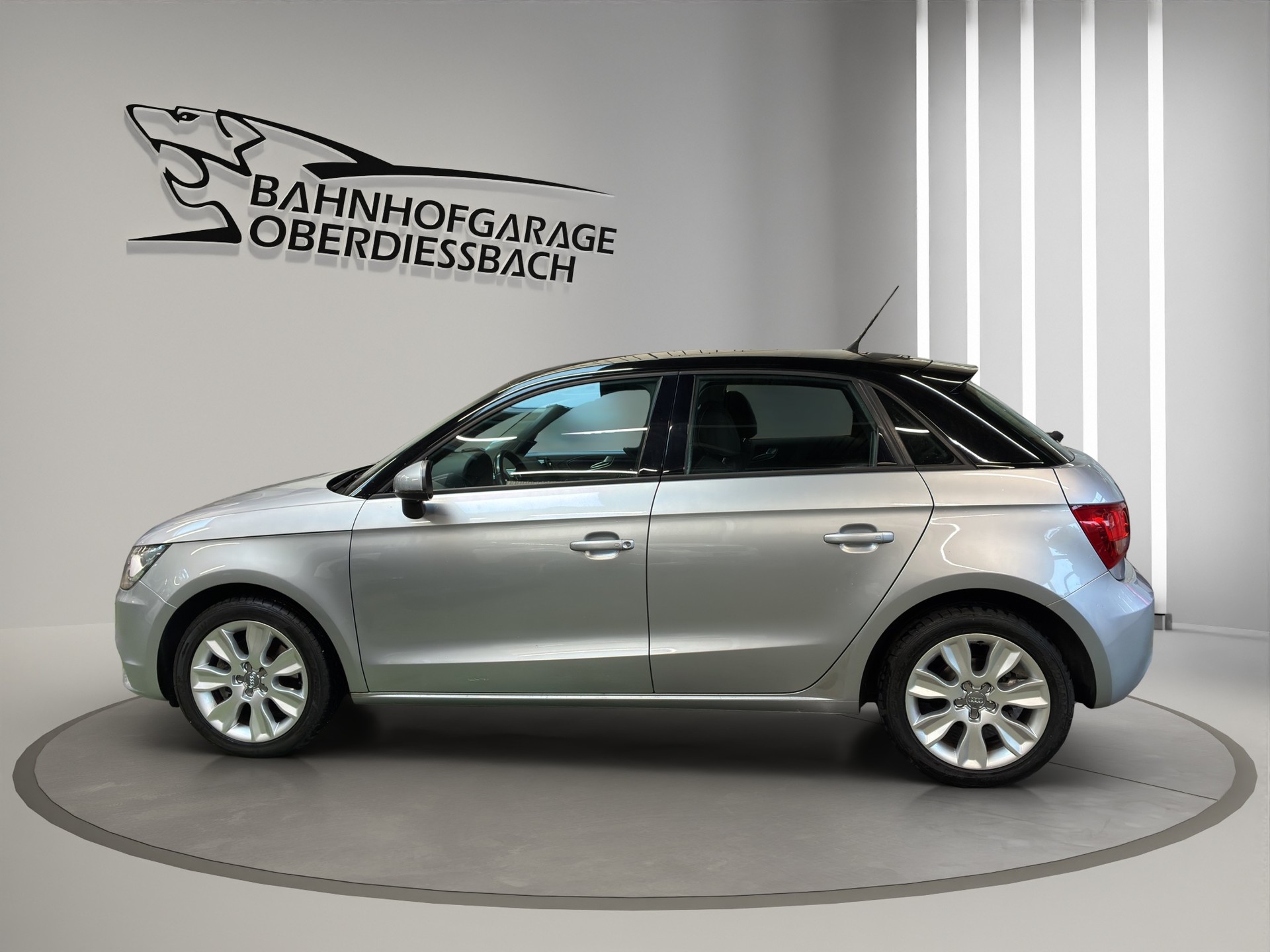 AUDI A1 Sportback 1.4 TFSI Ambition S-tronic-image-2