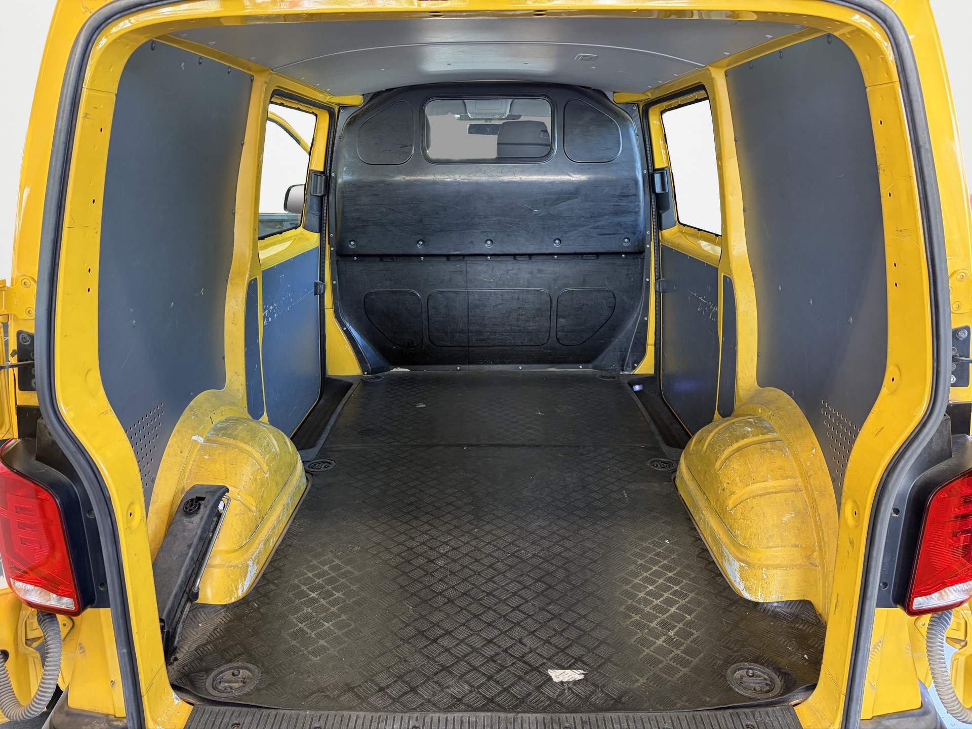 VW T6.1 2.0 TDI DSG-image-12