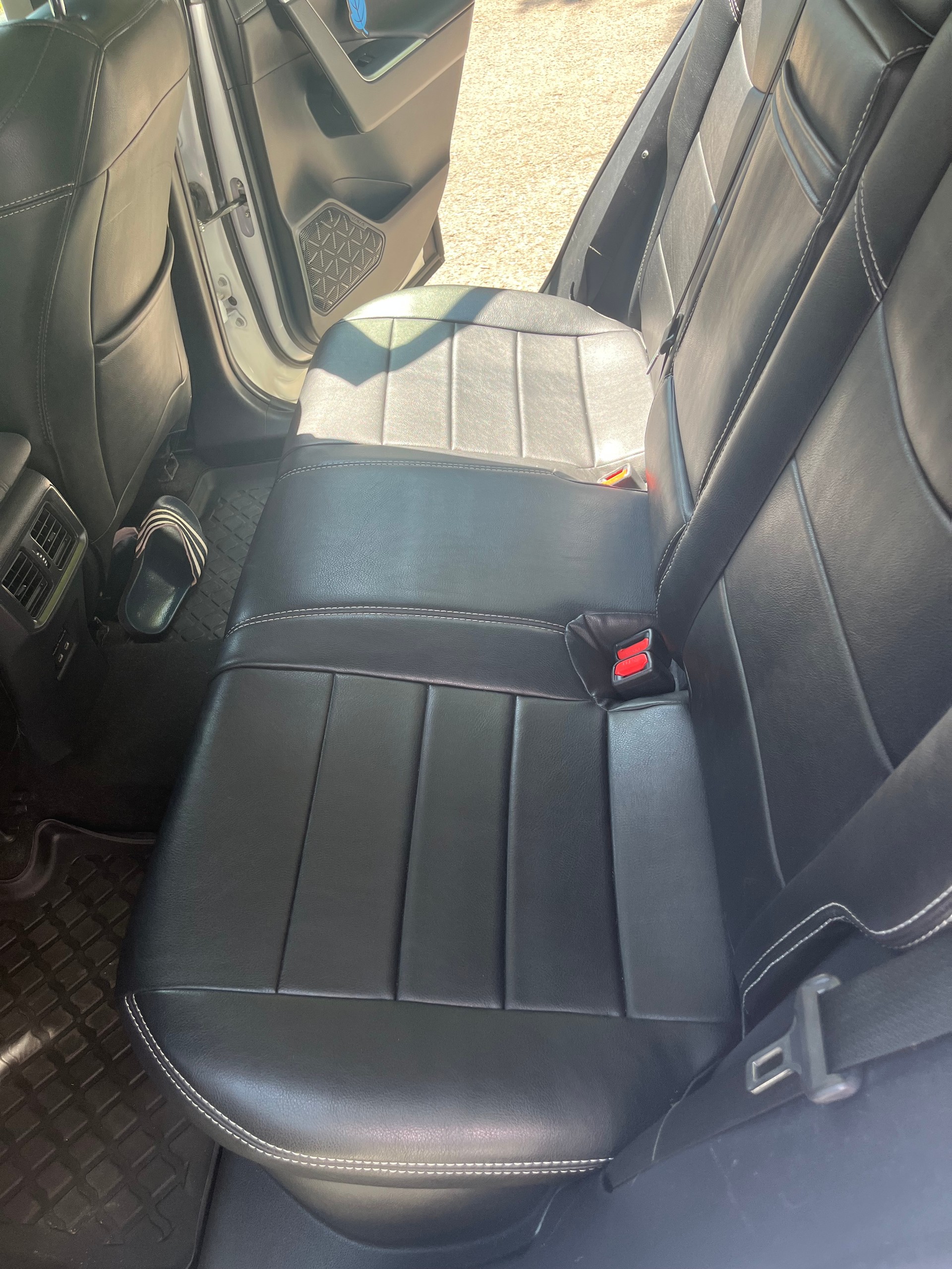 TOYOTA RAV-4-image-8