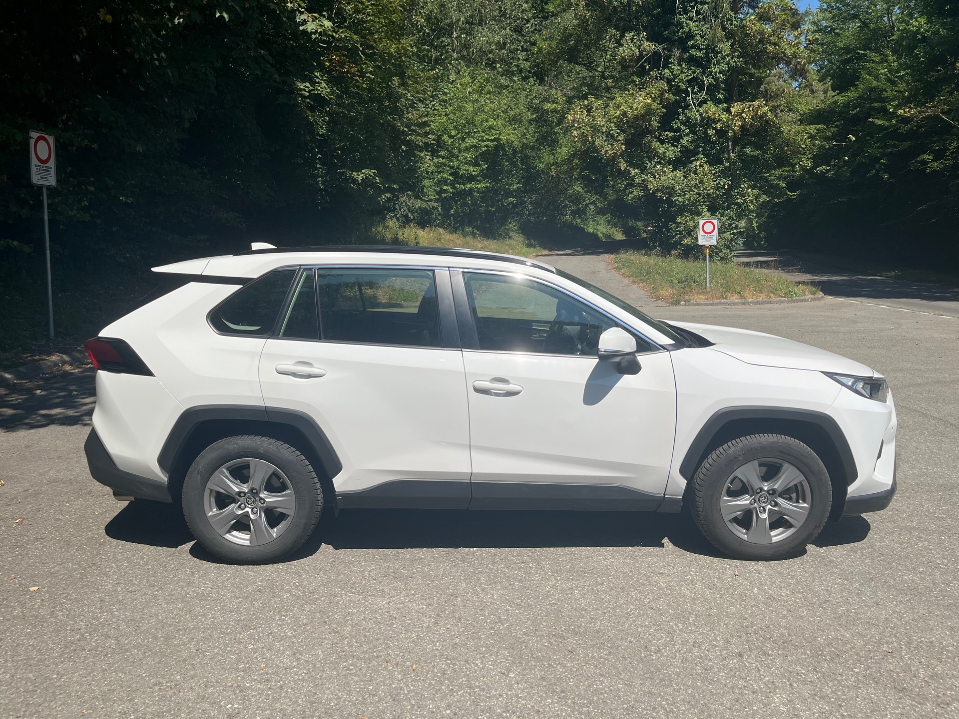 TOYOTA RAV-4-image-5