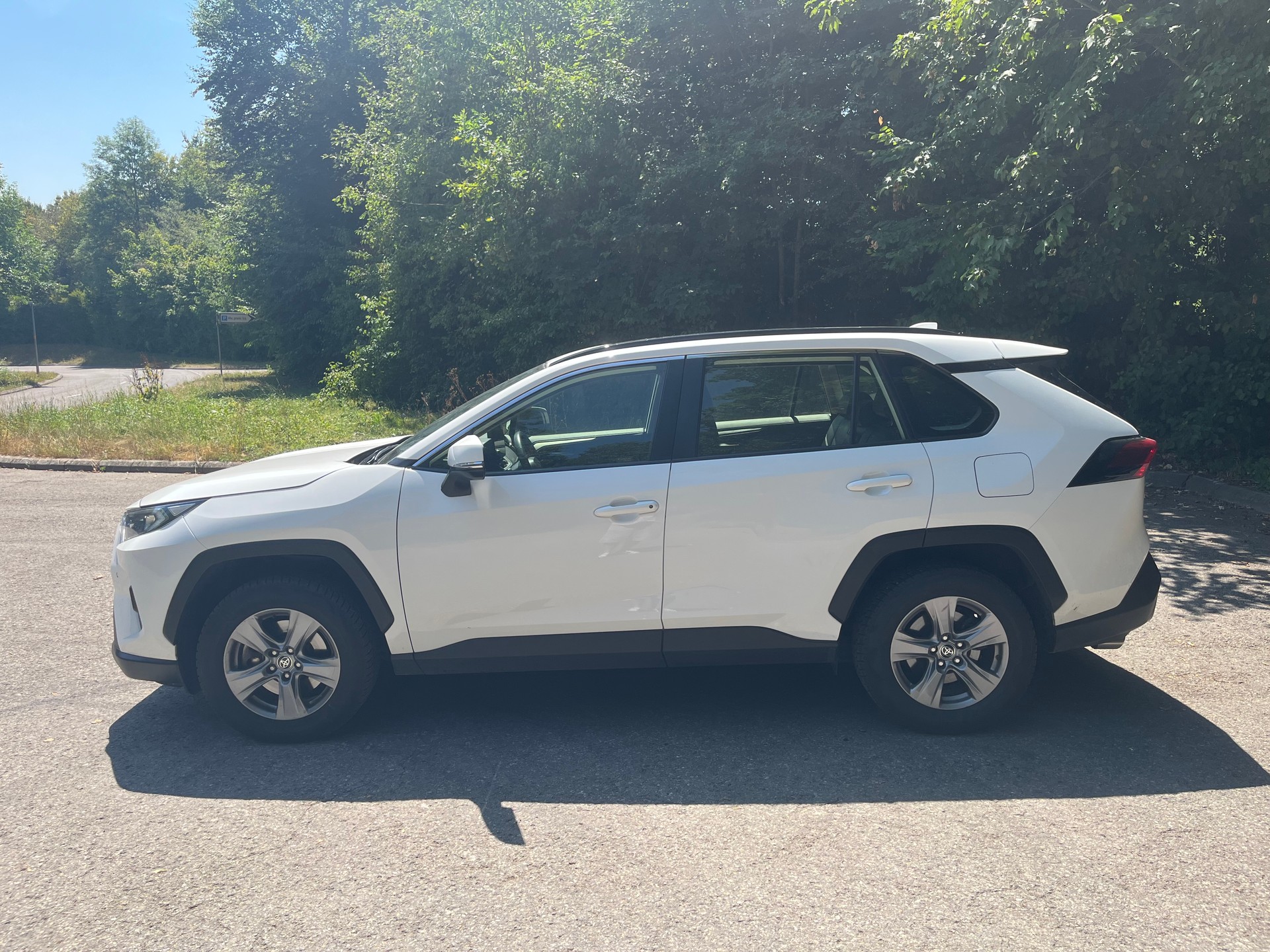 TOYOTA RAV-4-image-2
