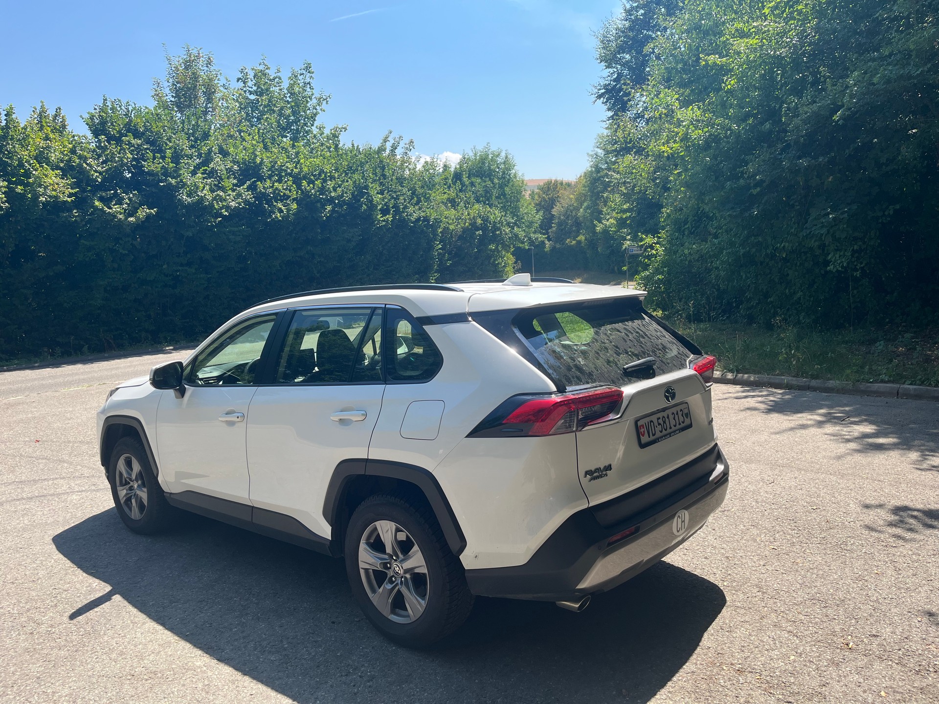 TOYOTA RAV-4-image-3
