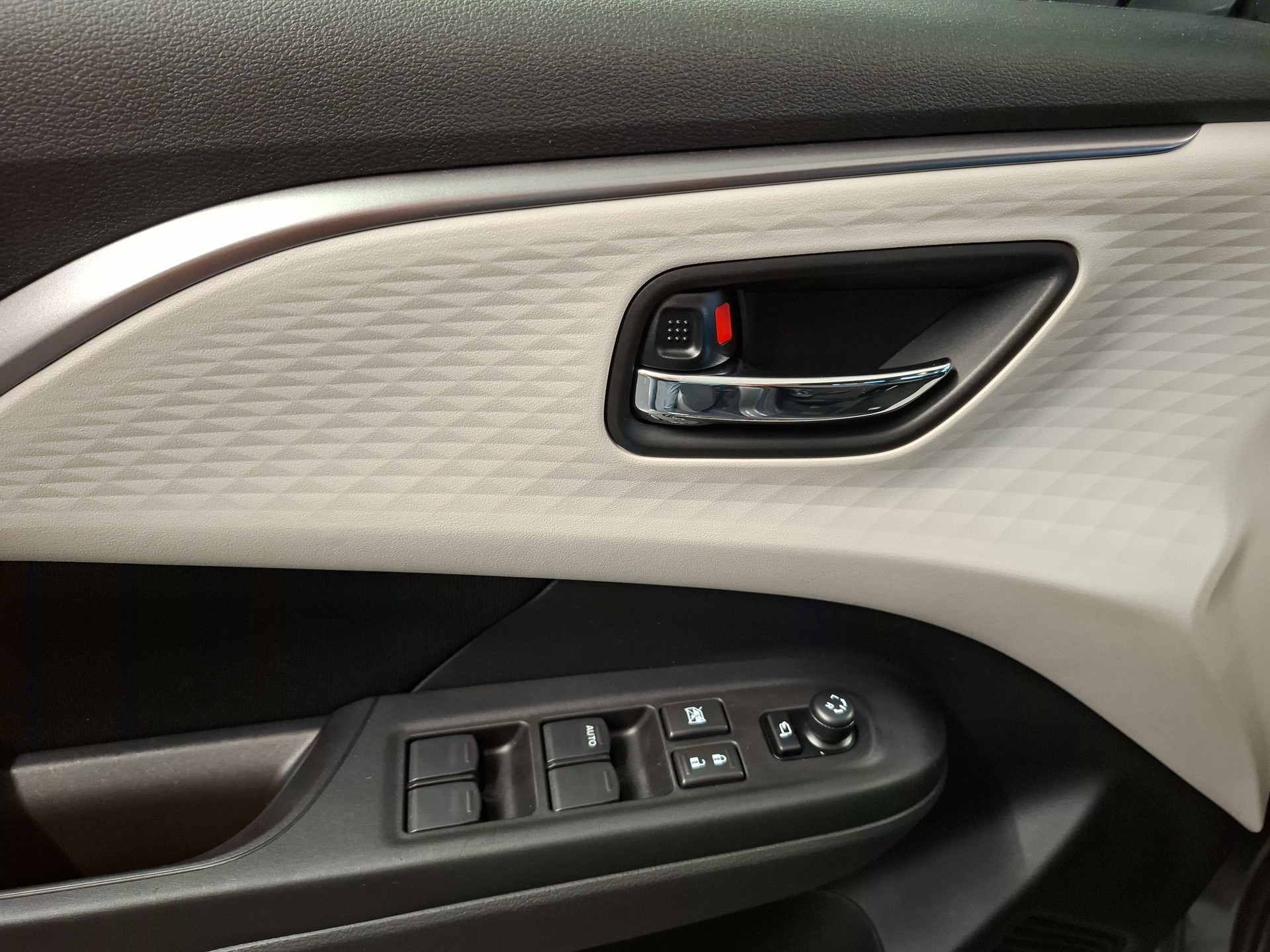 SUZUKI Swift 1.2 Compact Top Hybrid-image-8