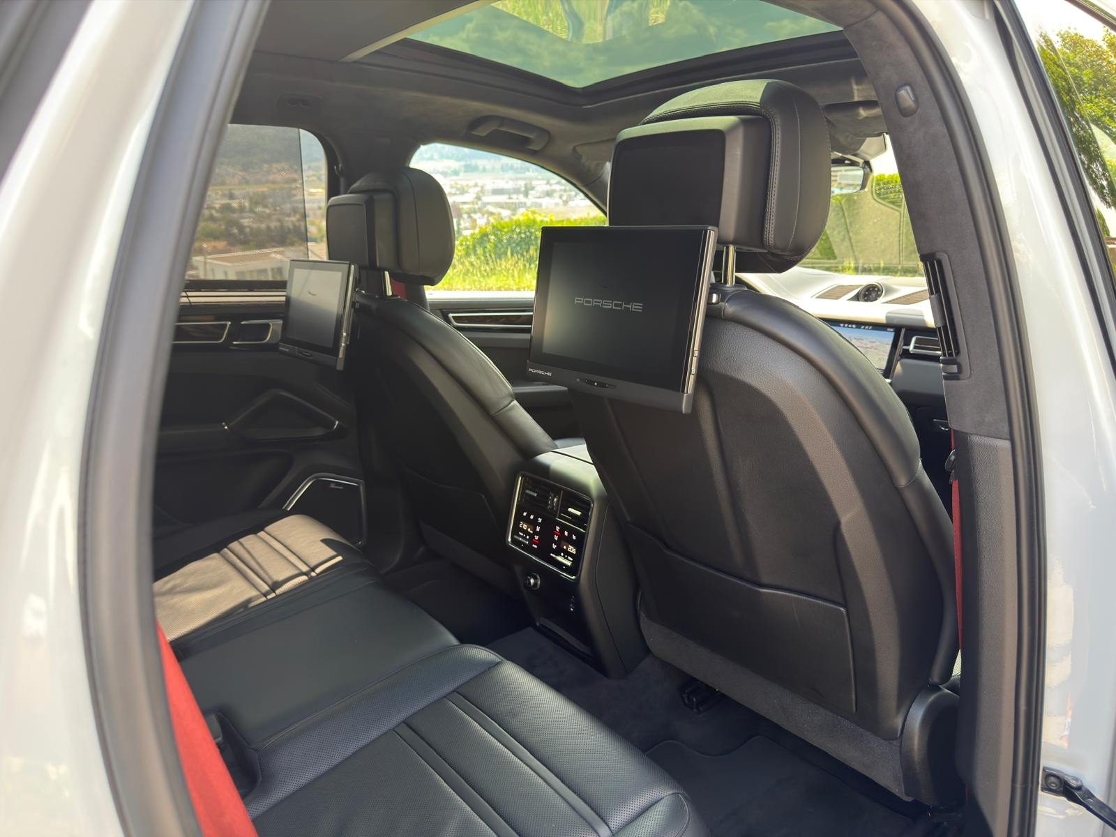PORSCHE 3.0 V6 E-Hybrid-image-4