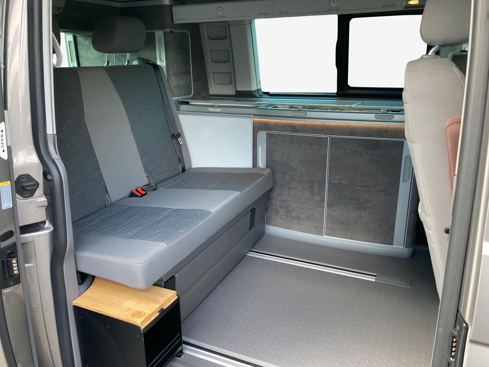 VW T6.1 California 2.0 TDI Ocean Liberty 4Motion-image-11