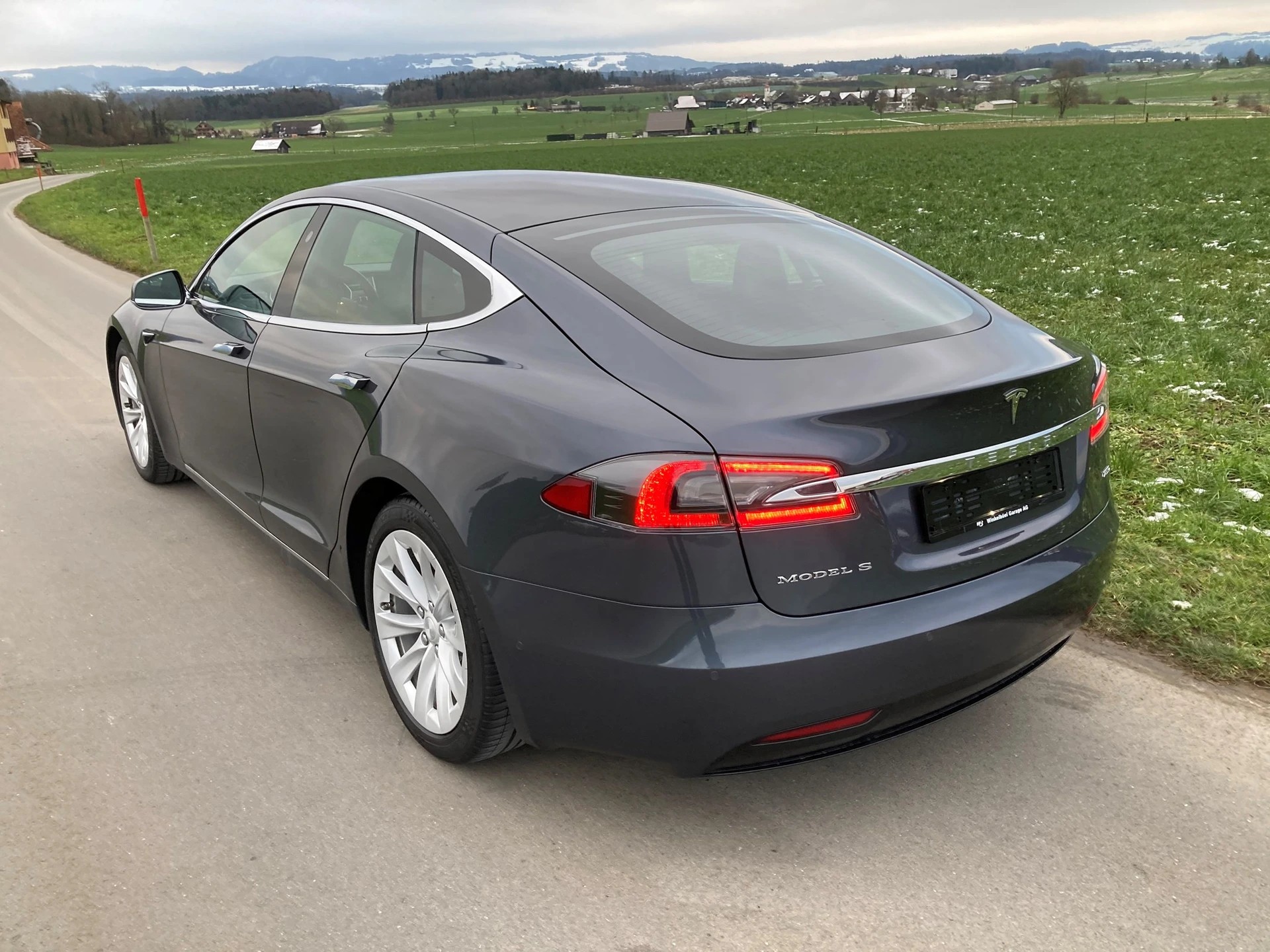 TESLA Model S 75 D-image-3