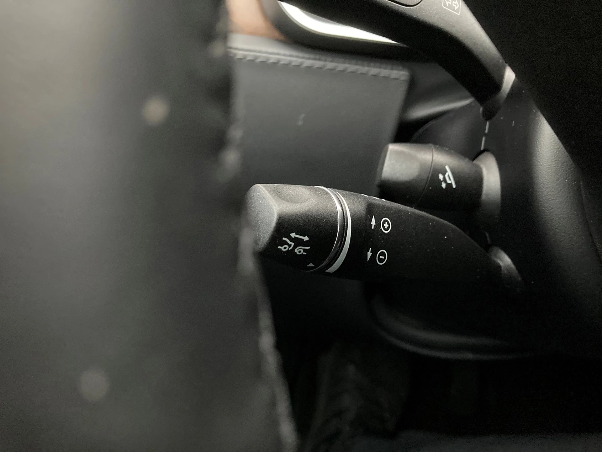TESLA Model S 75 D-image-10