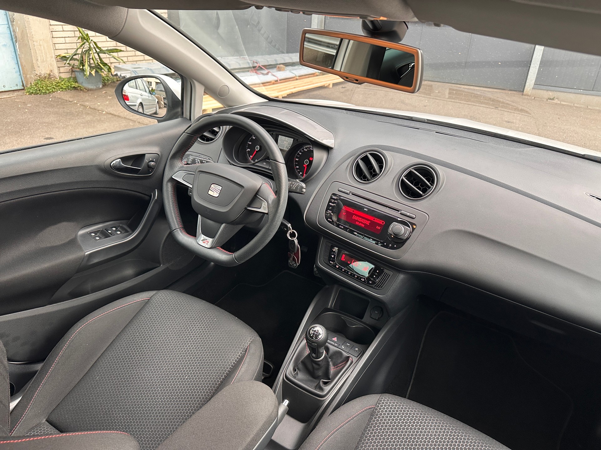 SEAT Ibiza 1.2 TSI FR Viva-image-5