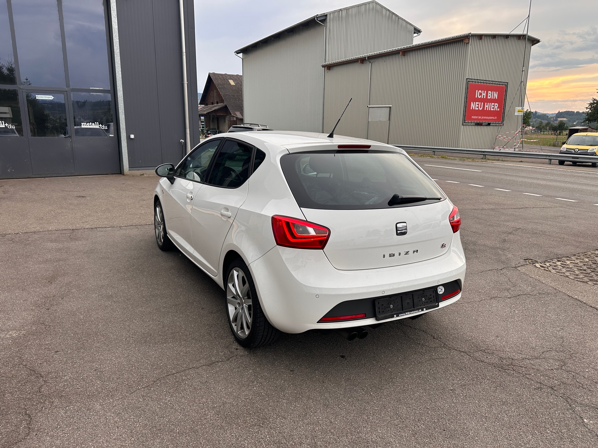 SEAT Ibiza 1.2 TSI FR Viva-image-12