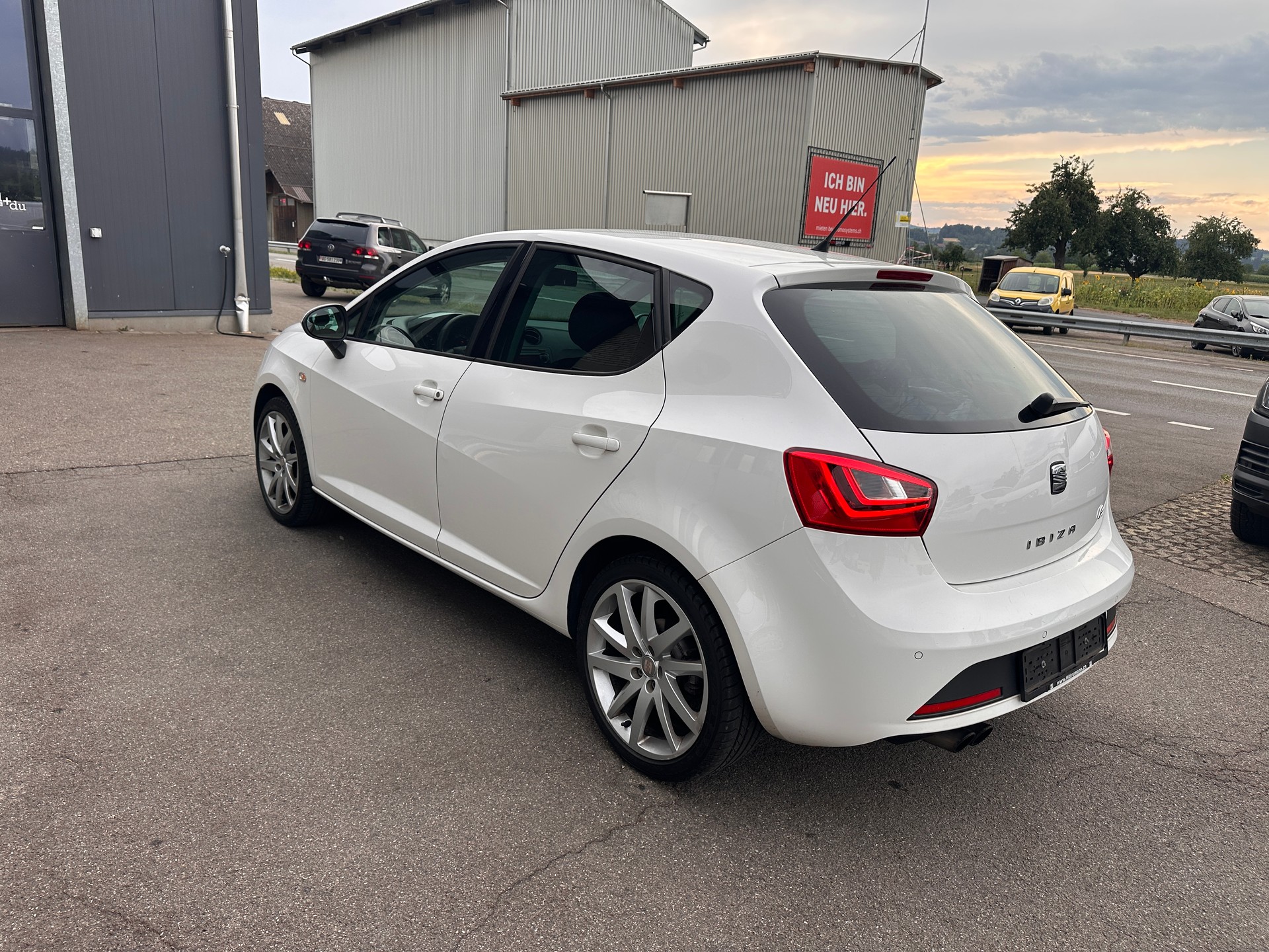 SEAT Ibiza 1.2 TSI FR Viva-image-11