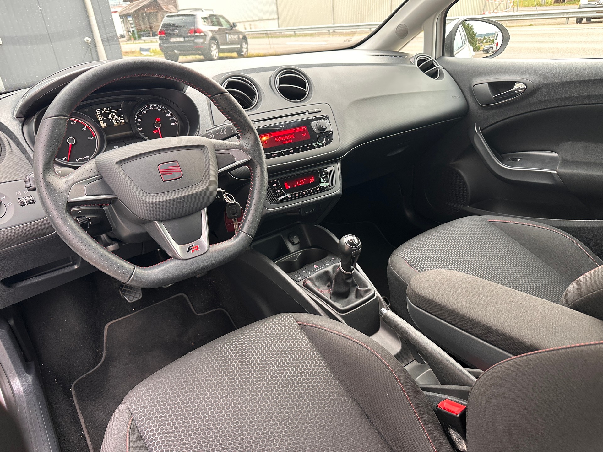 SEAT Ibiza 1.2 TSI FR Viva-image-3