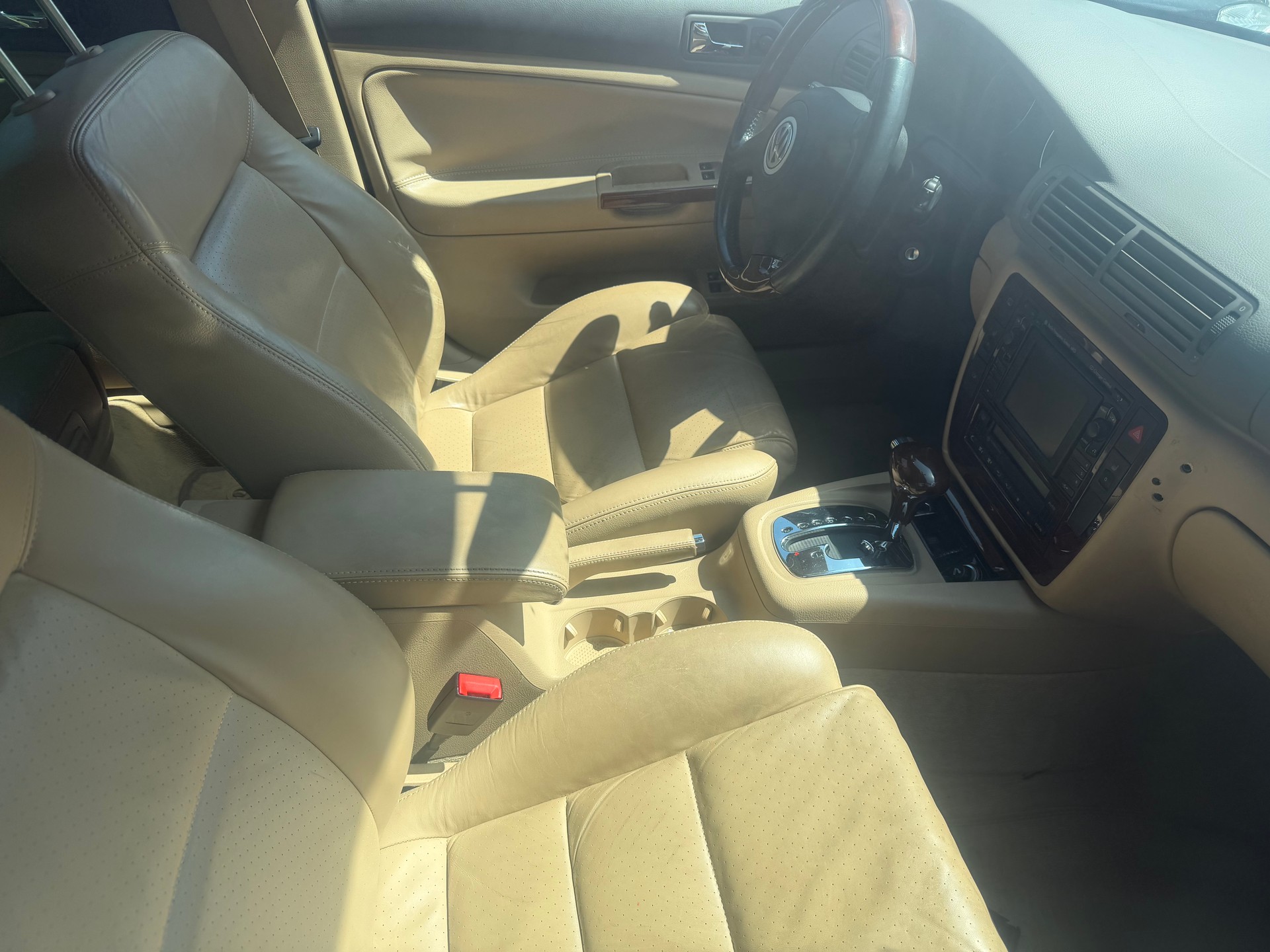 VW Passat Variant 2.8 V6 4Motion Highline-image-4