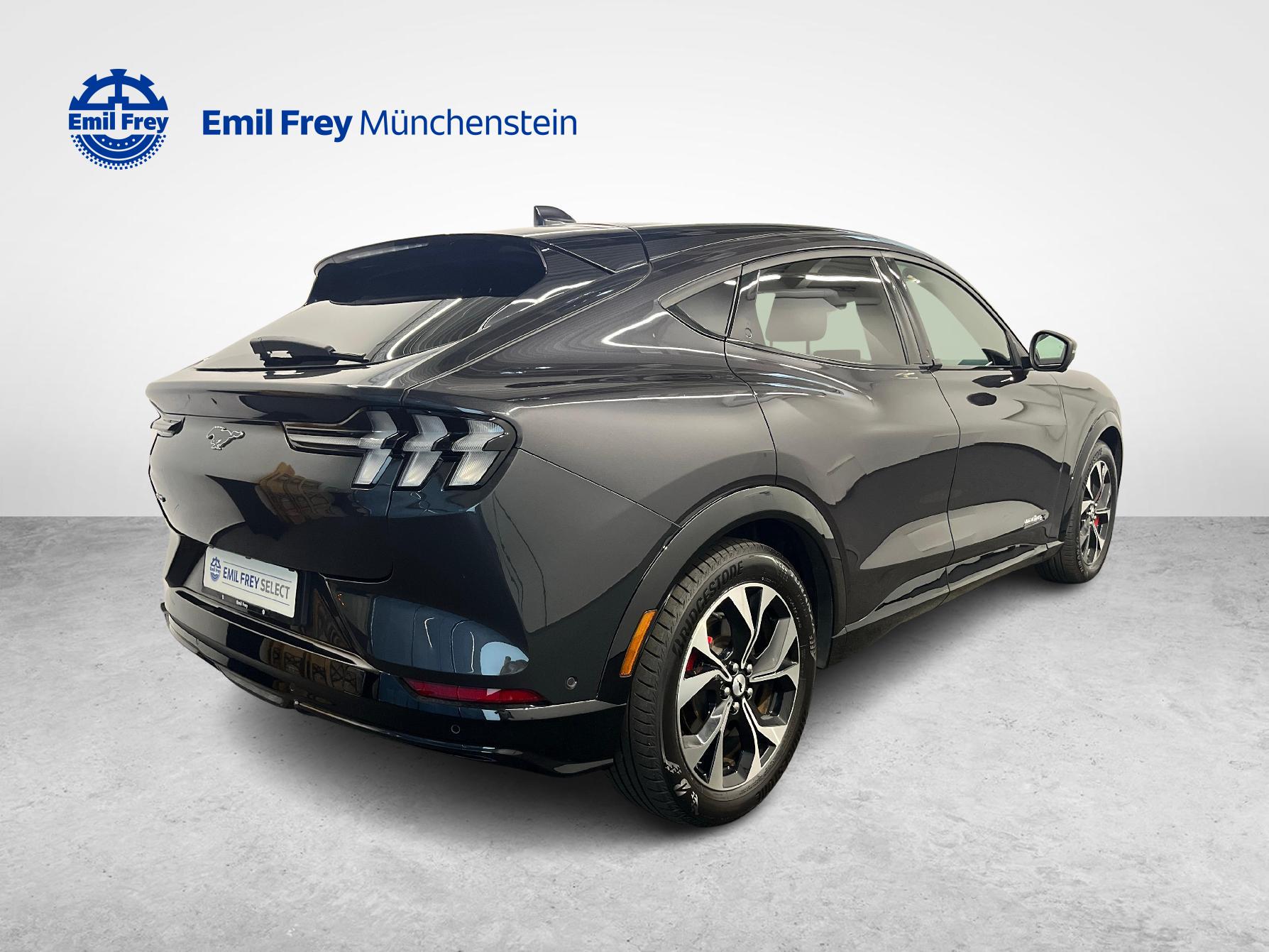 FORD Mustang Mach-E Extended AWD-image-4