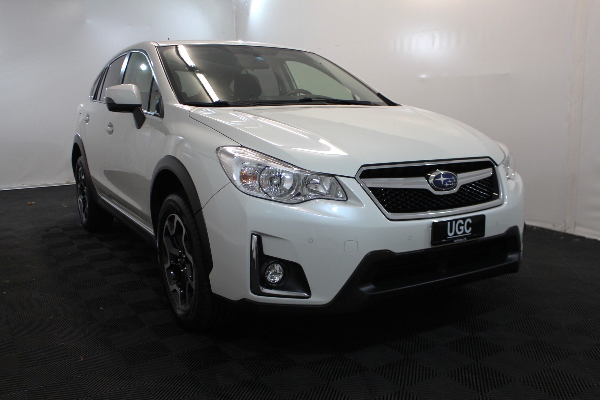 SUBARU XV 2.0i Swiss Two-image-0