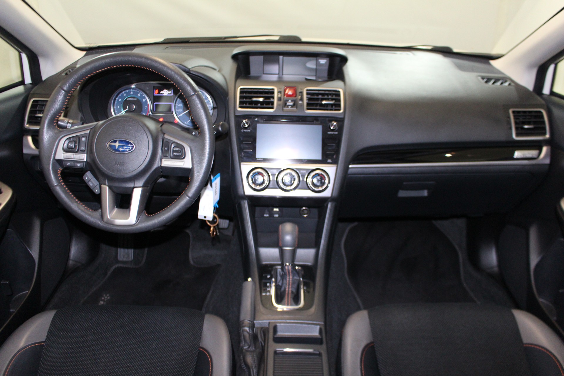 SUBARU XV 2.0i Swiss Two-image-12