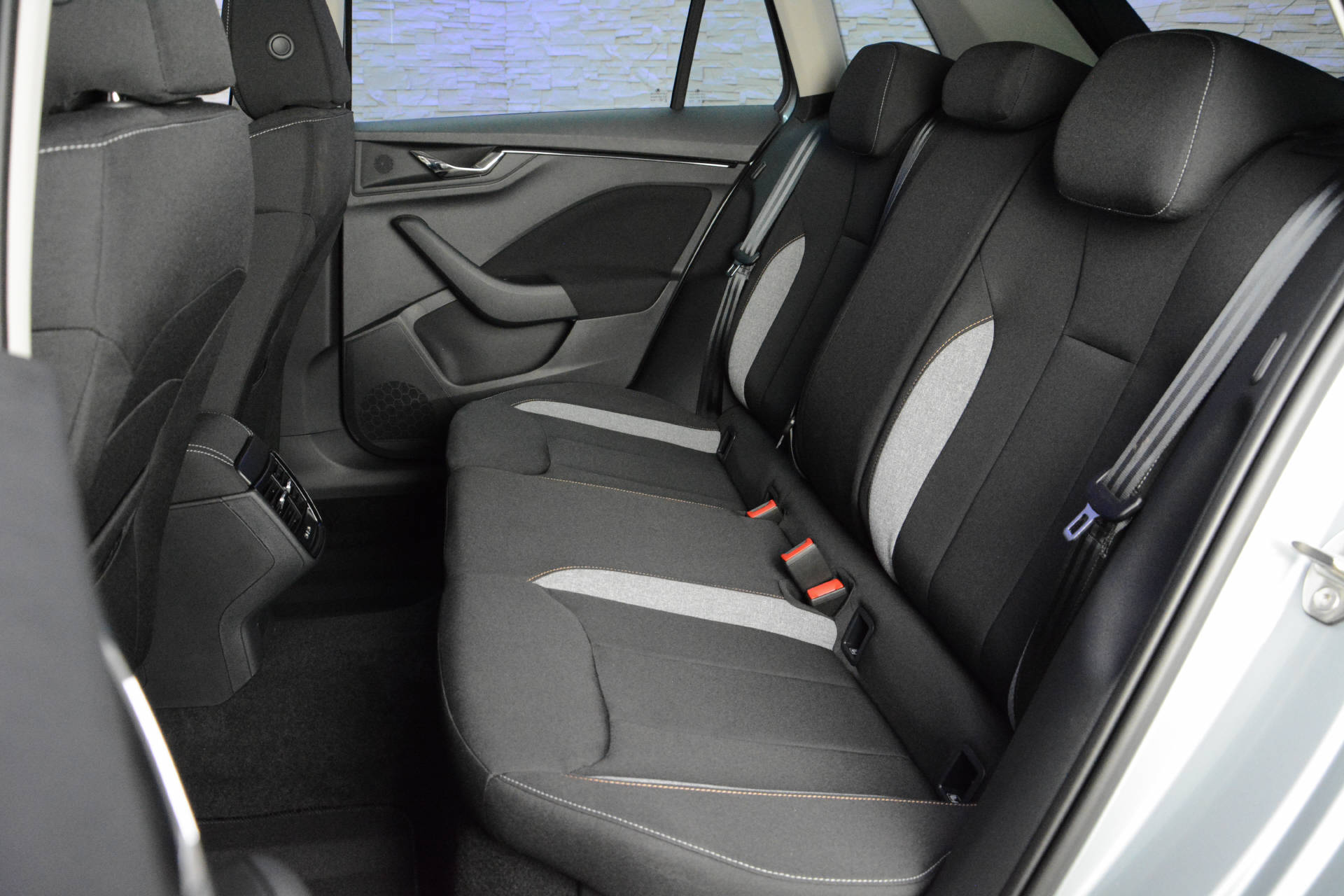 SKODA Kamiq 1.0 TSI Selection DSG-image-9