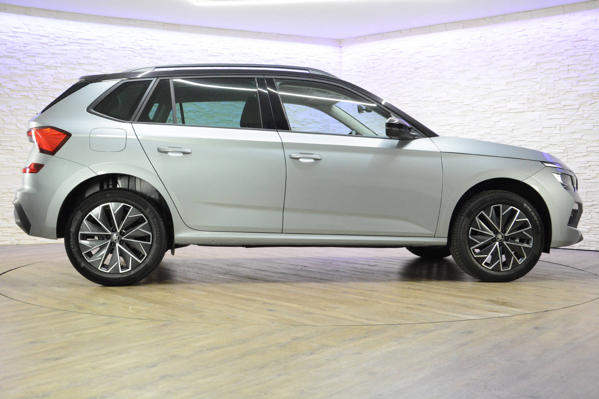SKODA Kamiq 1.0 TSI Selection DSG-image-3