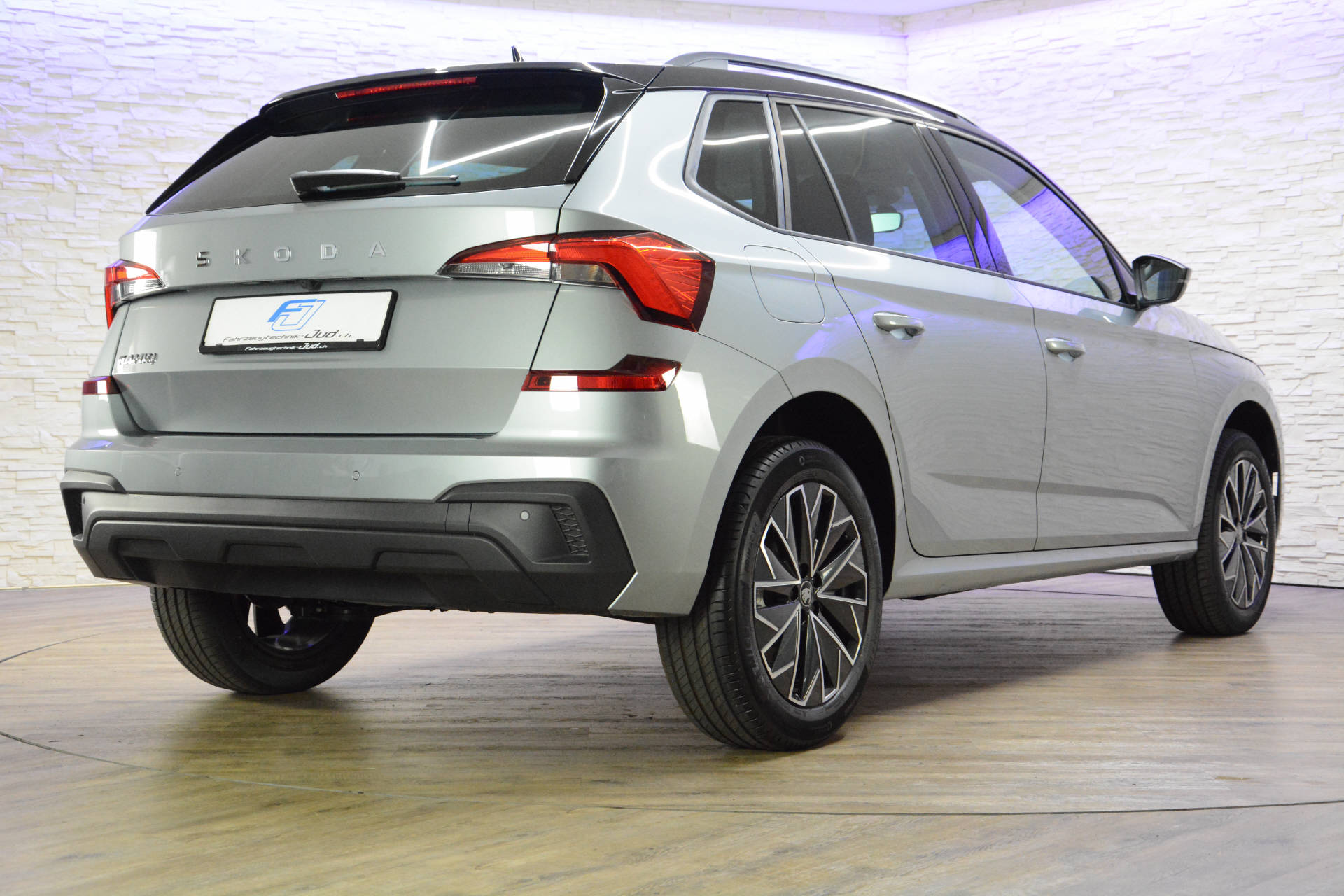 SKODA Kamiq 1.0 TSI Selection DSG-image-4