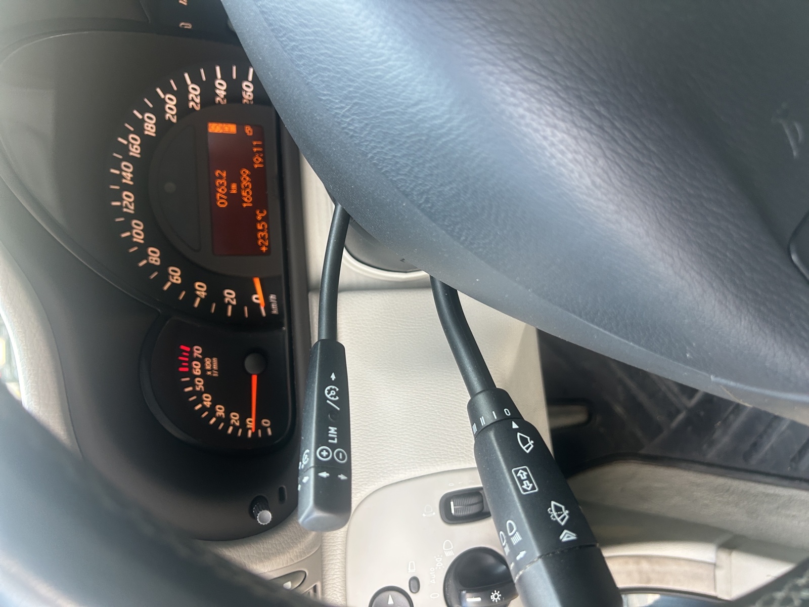MERCEDES-BENZ C 200 Kompressor-image-18