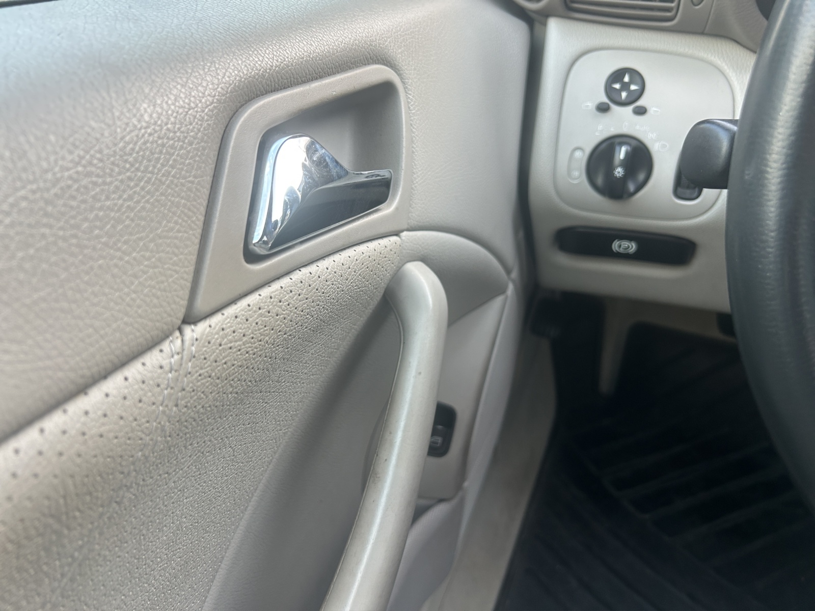 MERCEDES-BENZ C 200 Kompressor-image-11