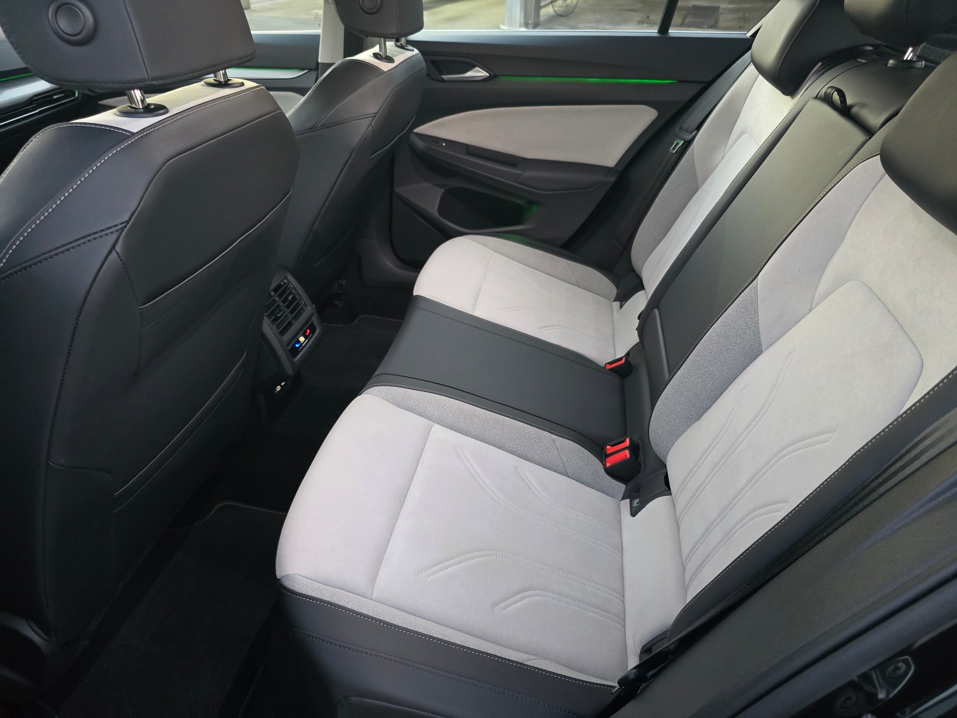 VW Golf 1.5 e TSI mHEV Style DSG-image-11
